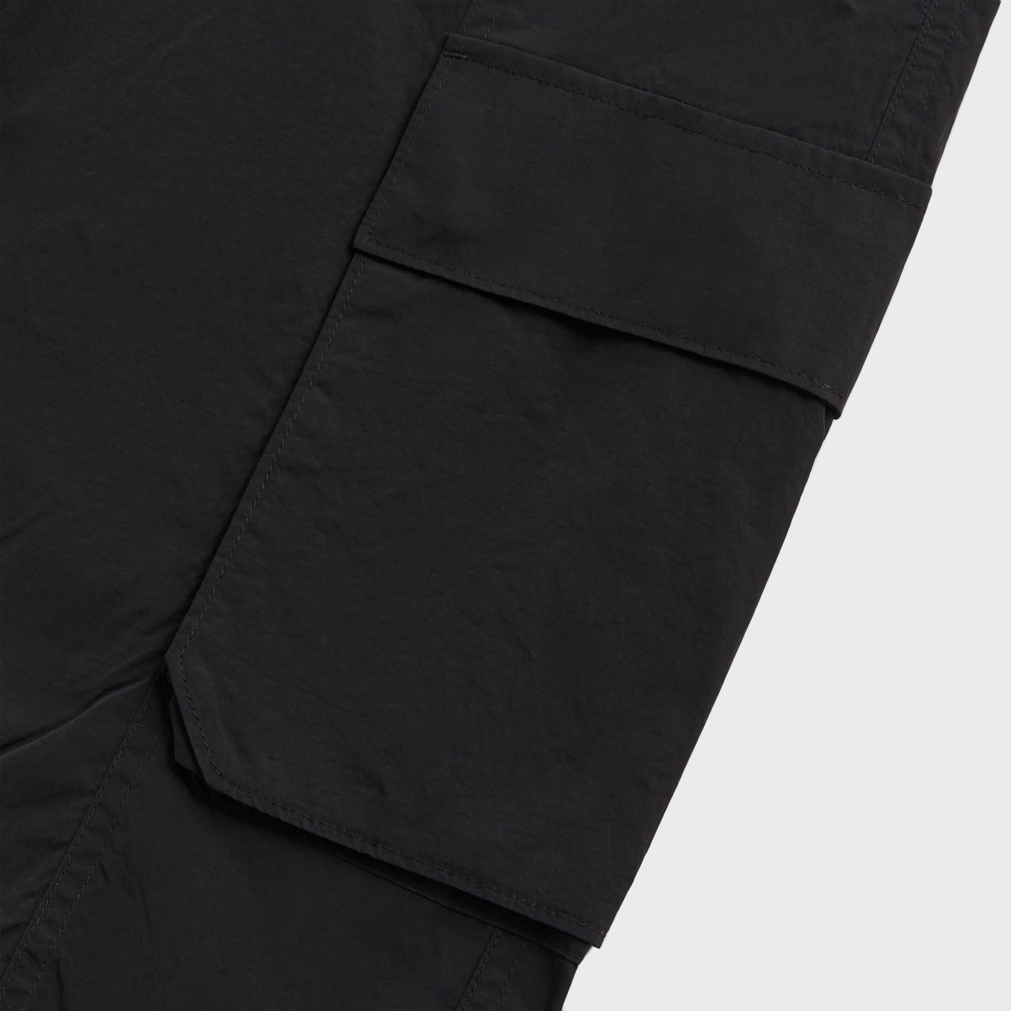 Kith Wrinkle Nylonブラック カーゴパンツ Mサイズ Kith Wrinkle Nylon Bristol Cargo Pant - Black
