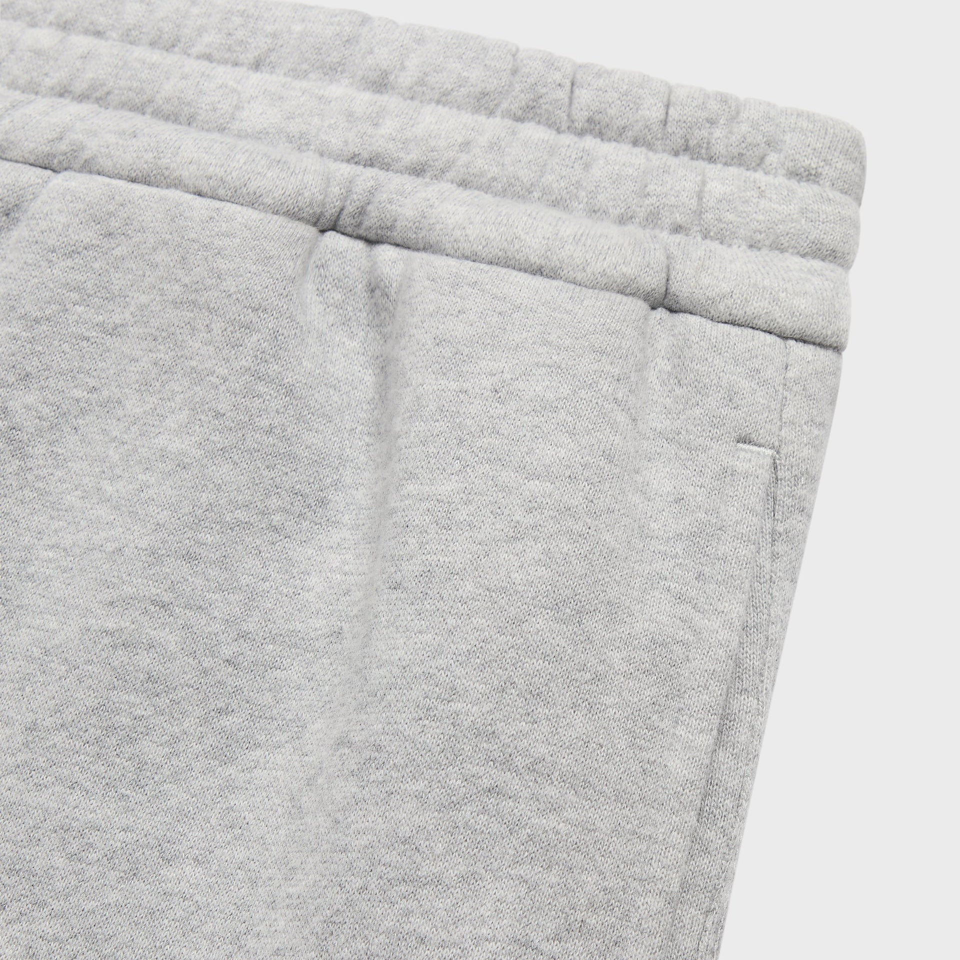 &Kin Akita Sweatpant detail, elastic waistband and side seam pocket, heather grey fleece