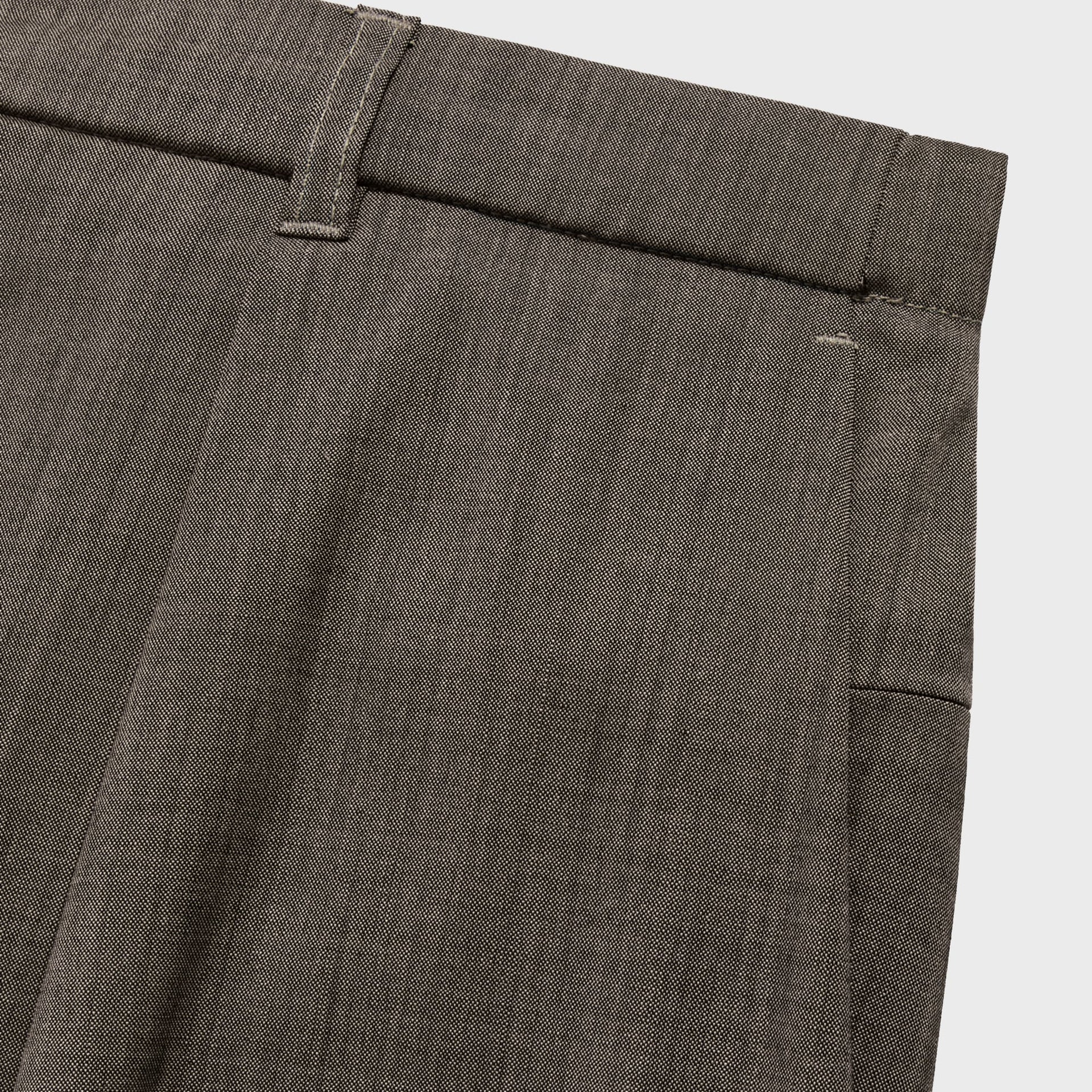 &Kin Idris Pant detail, belt loop and slant side pocket at the waistband, Permanent taupe wool