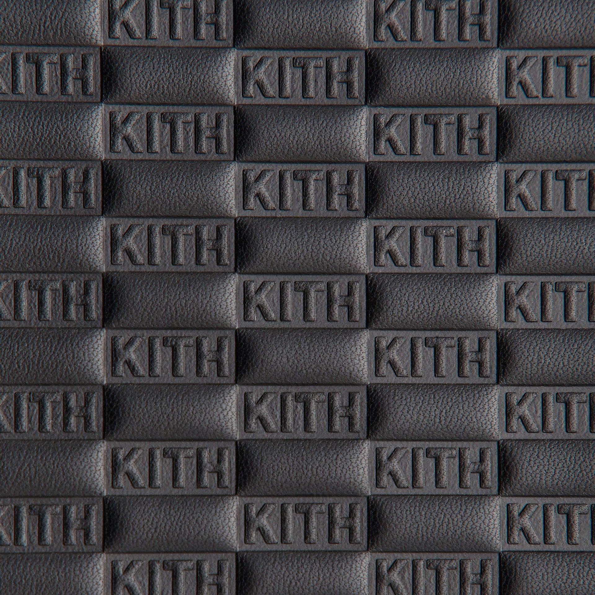 the Jige clutch bag will continue to surprise you