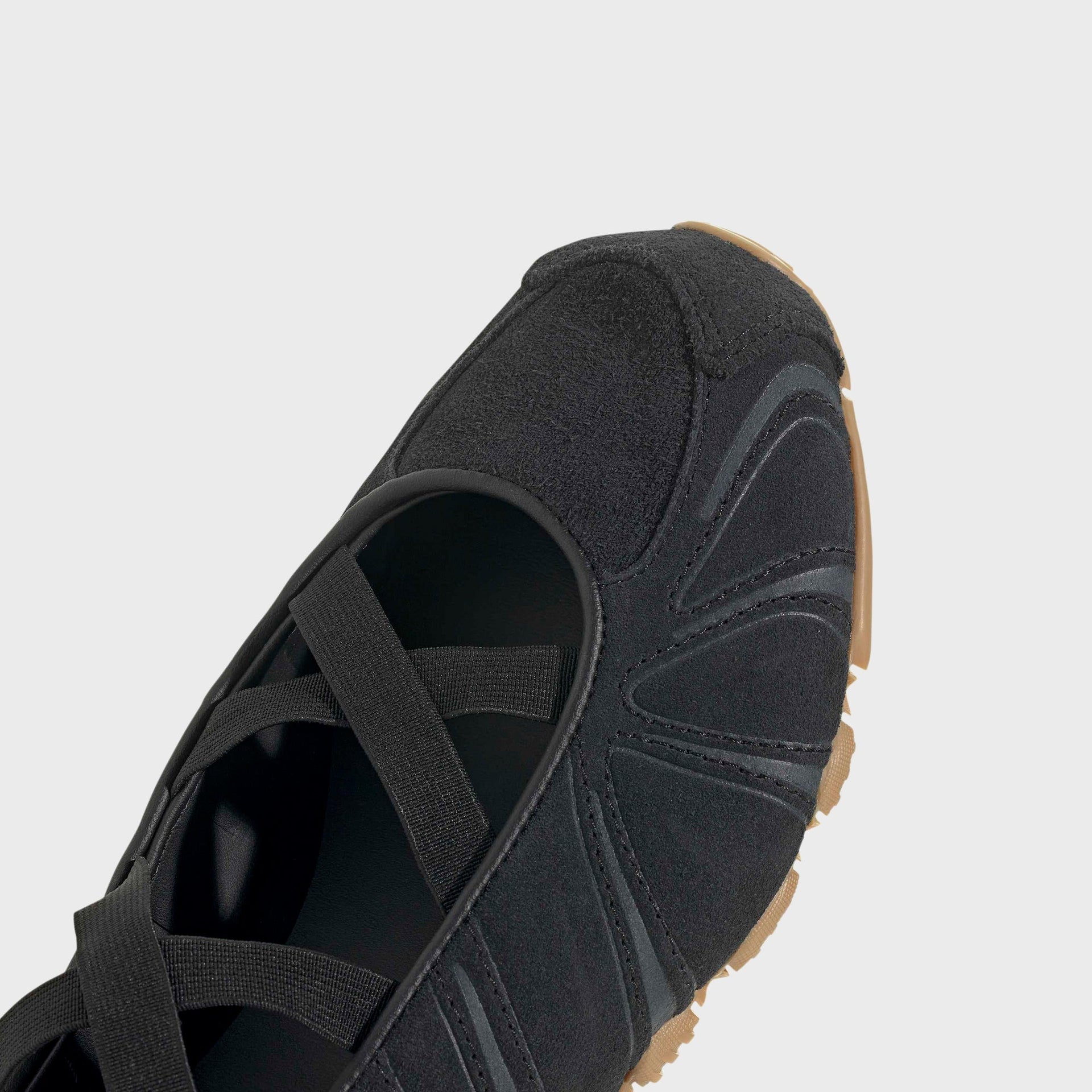 adidas WMNS Ghost Sprint Ballet - Core Black / Gum