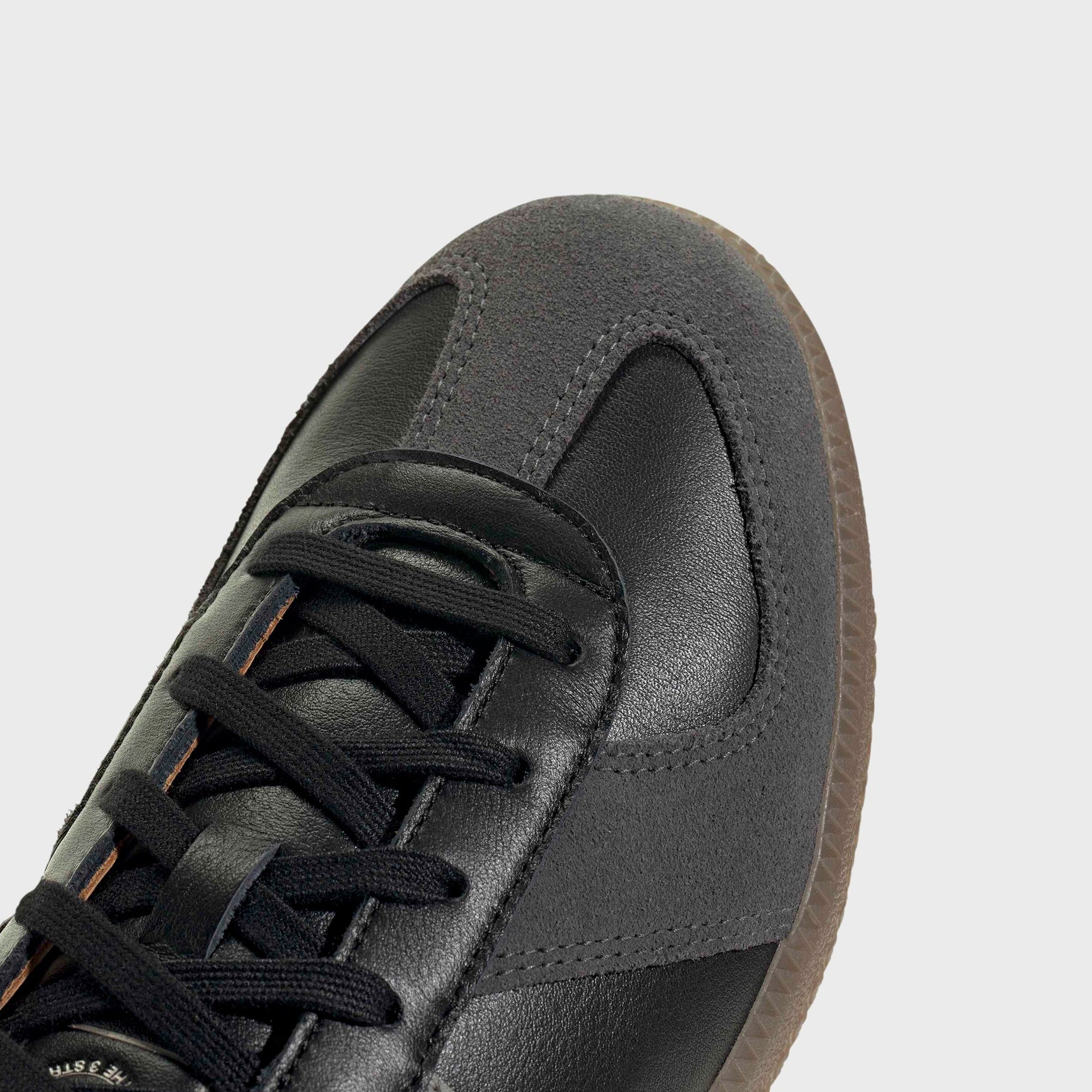 adidas BW Army - Core Black / Charcoal Solid Grey / Gum