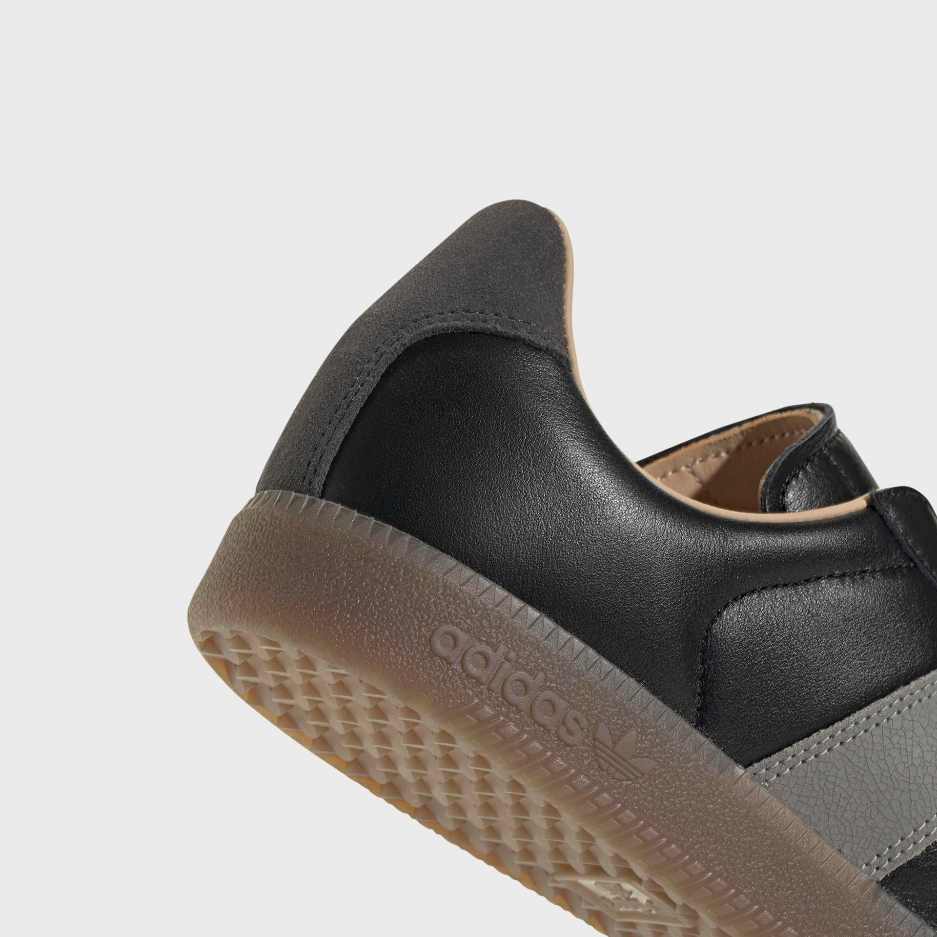 adidas BW Army - Core Black / Charcoal Solid Grey / Gum