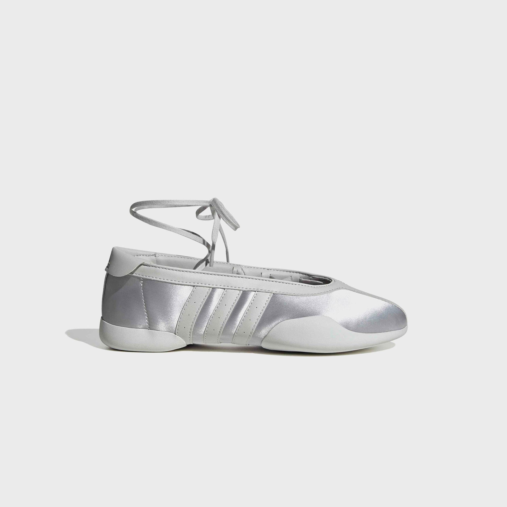 adidas WMNS Taekwondo Mei Ballet - Silver Metallic / Grey One / Cloud White