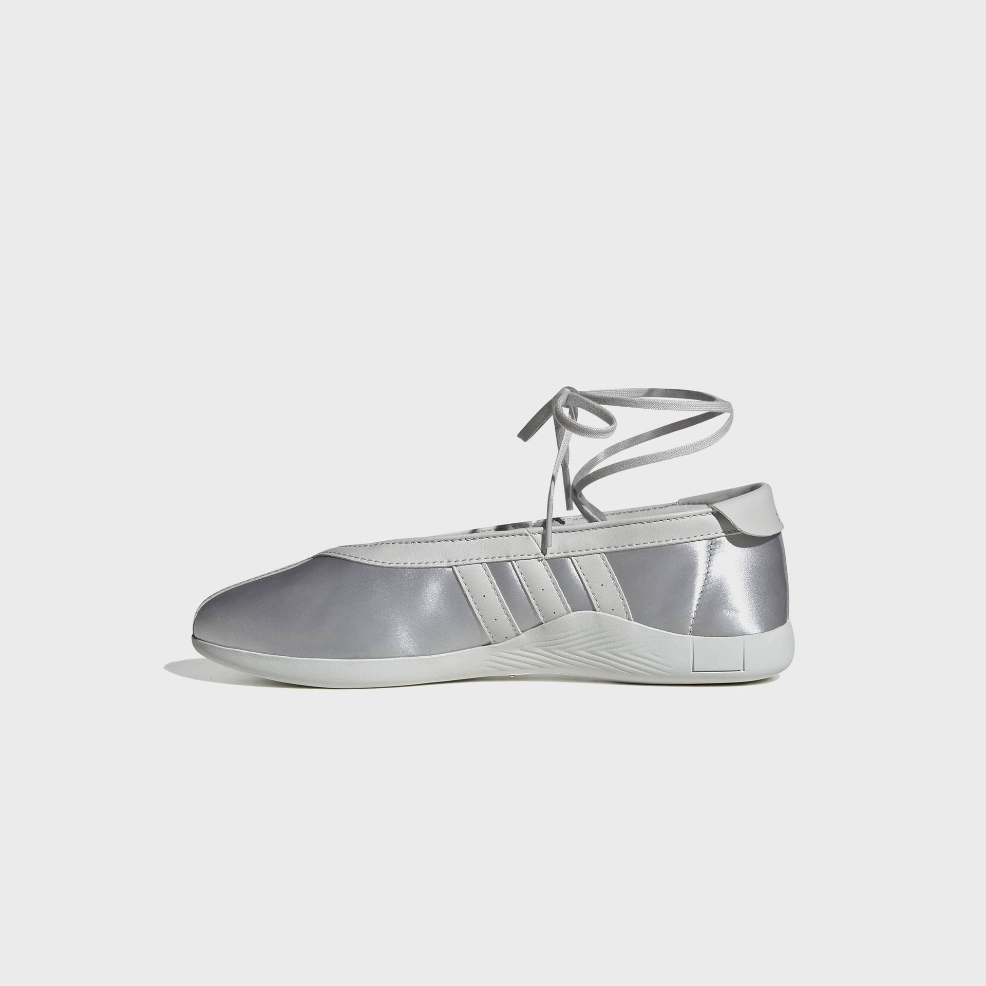 adidas WMNS Taekwondo Mei Ballet - Silver Metallic / Grey One / Cloud White