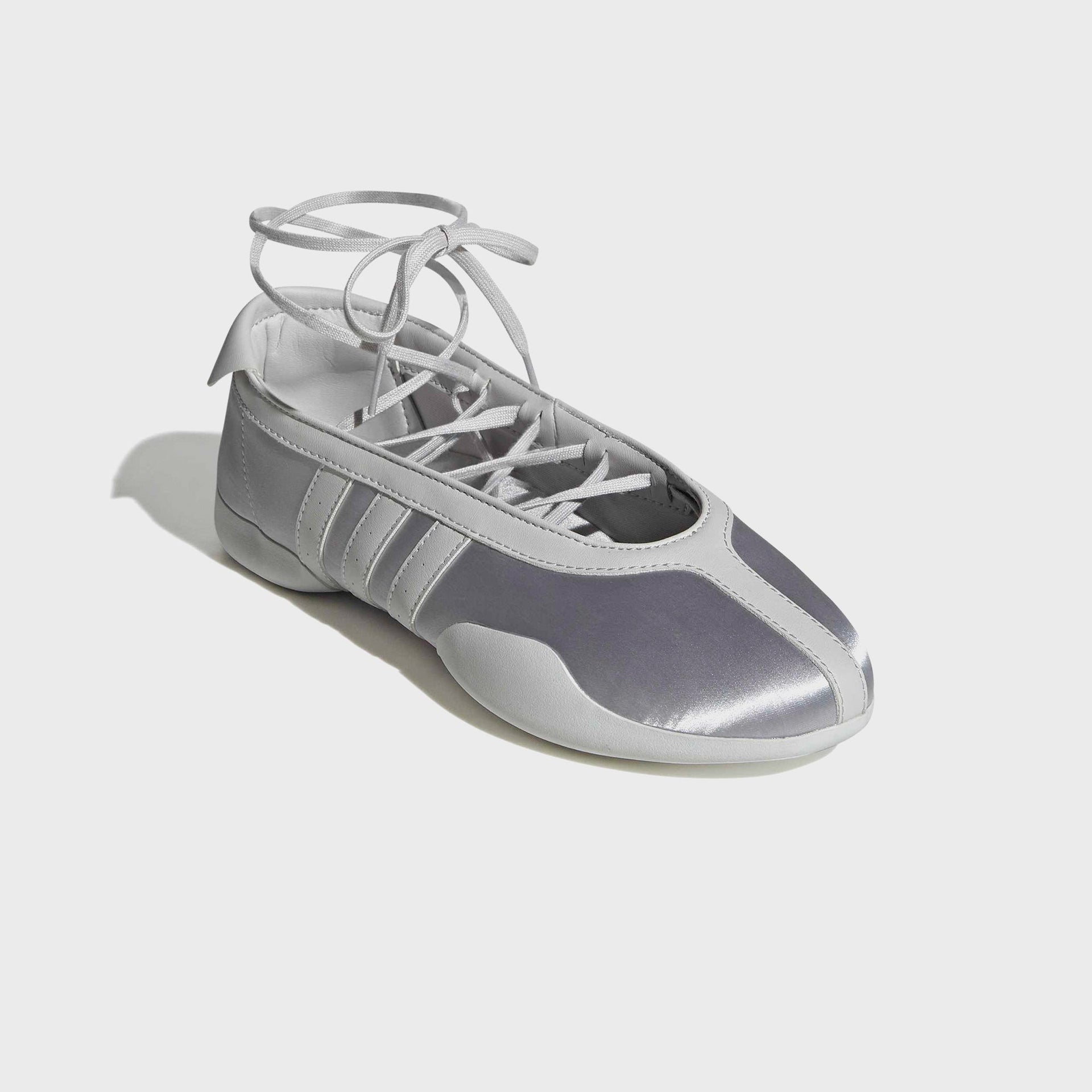 adidas WMNS Taekwondo Mei Ballet - Silver Metallic / Grey One / Cloud White