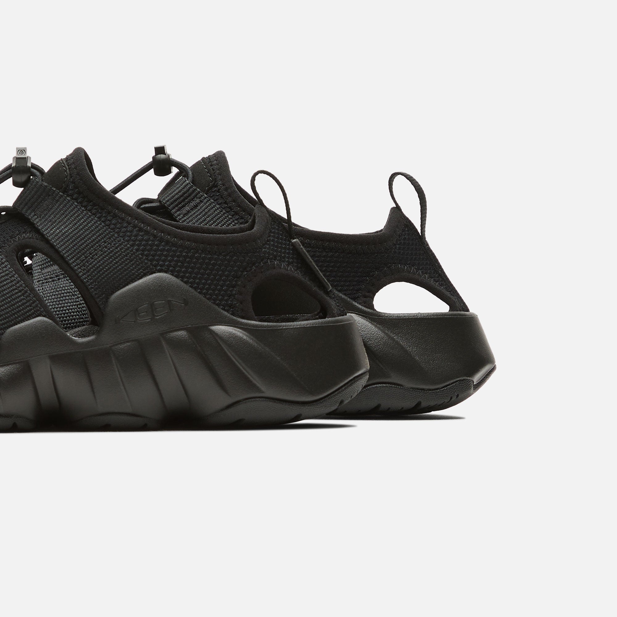 Keen x Snow Peak Hyperport H2 - Triple Black – Kith