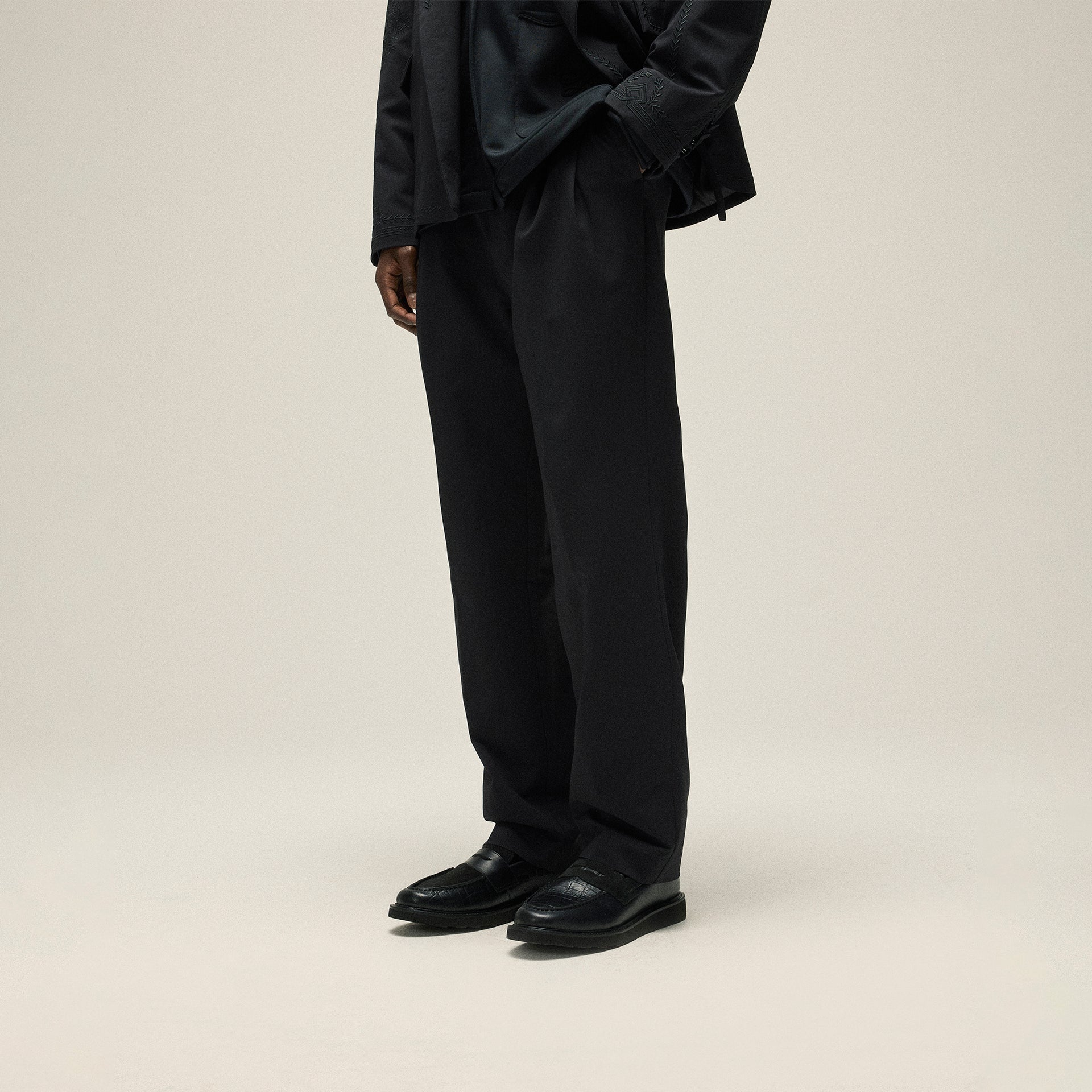 &Kin Kylan Pleater Trouser - Black