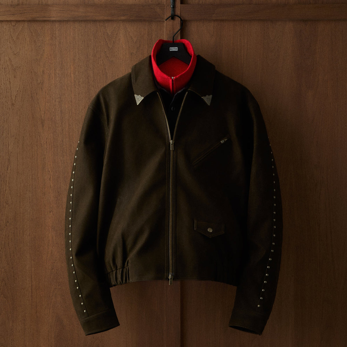 gid://shopify/MediaImage/46943899910420