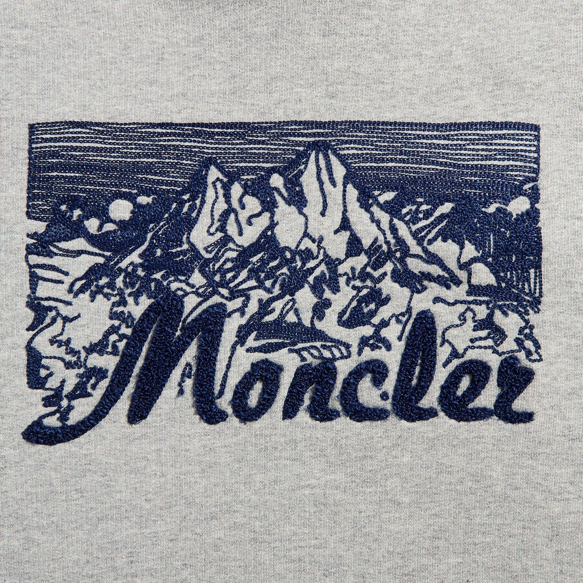 その他 MONCLER Logo sweatshirt with crystals (J20938G00040 999) MONCLER Logo sweatshirt with crystals (J20938G00040 999