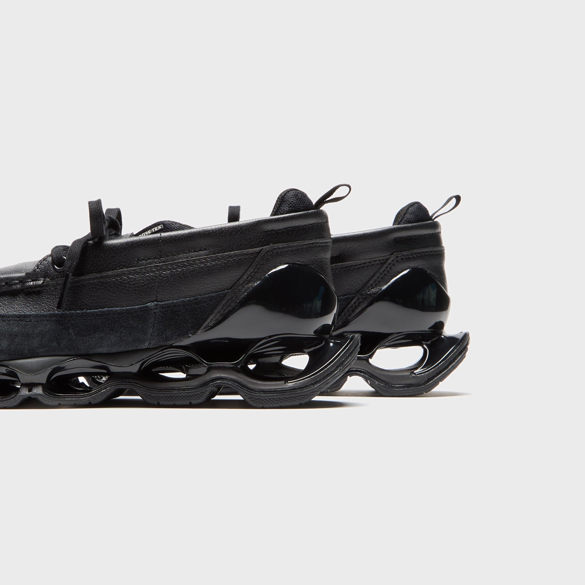 【新品未使用】MIZUNO WAVE PROPHECY MOC GTX 28.5 Mizuno Wave Prophecy MOC GTX - Triple Black – Kith