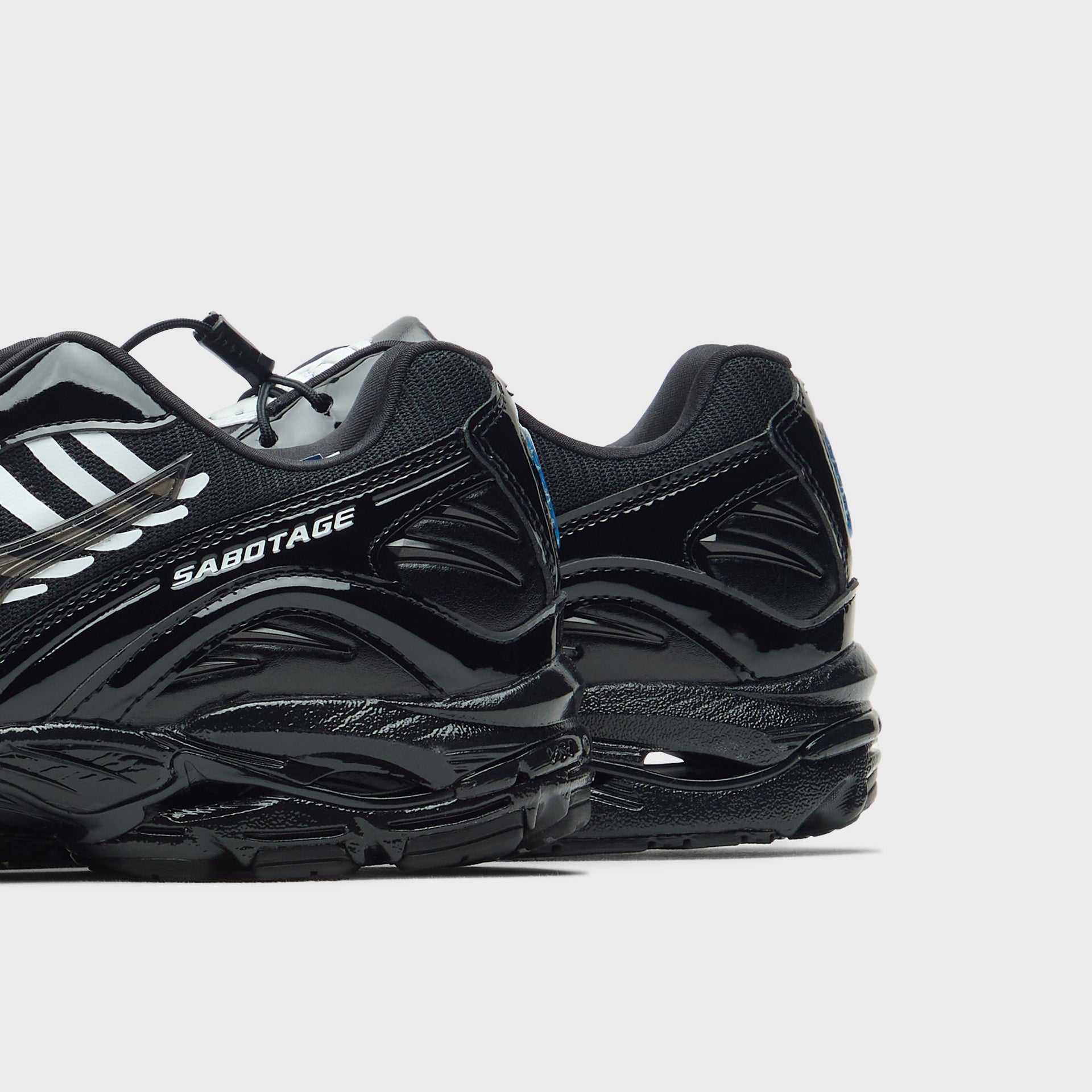 Mizuno Wave Rider 10 Sabotage - Black / Harbor Mist