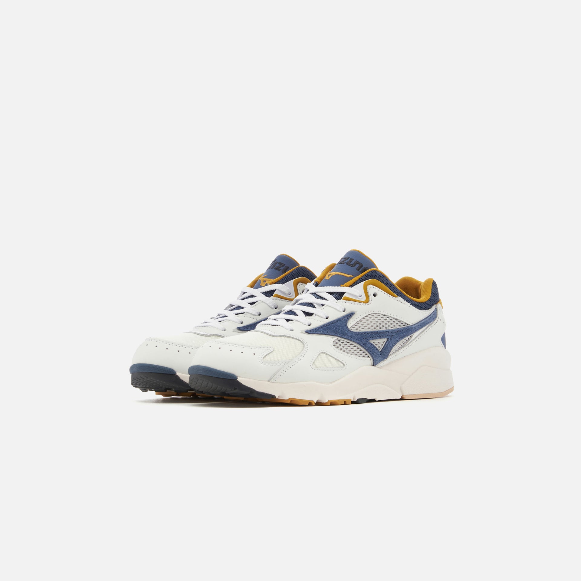 Mizuno Sky Medal - White / Purple Colourway