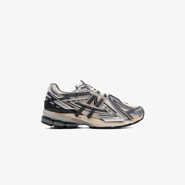 New balance ☆ M1906AD ‘Silver llic‘ New Balance 1906A Silver Metallic - M1906AD Raffles & Where