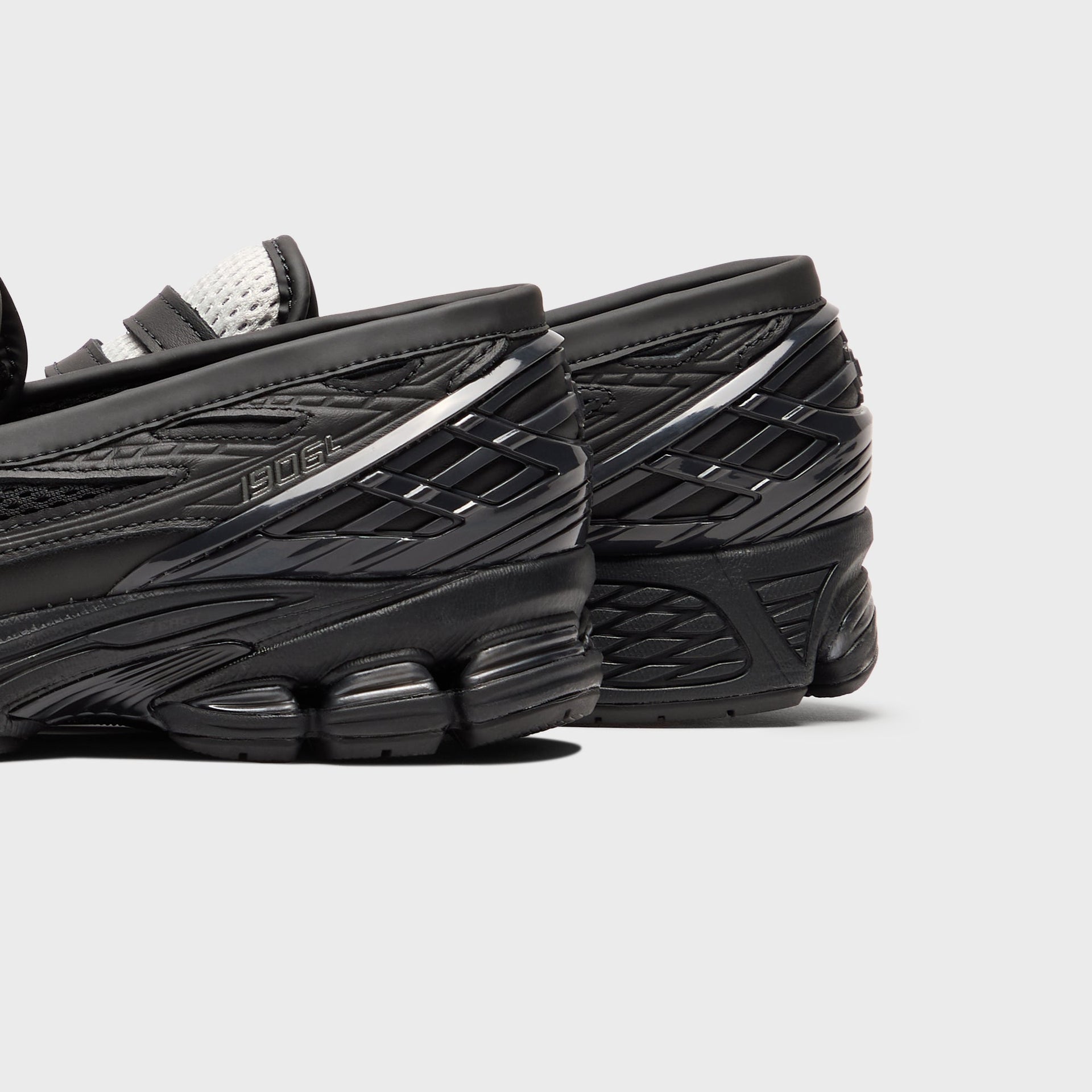 New Balance 1906L - Black / Angora