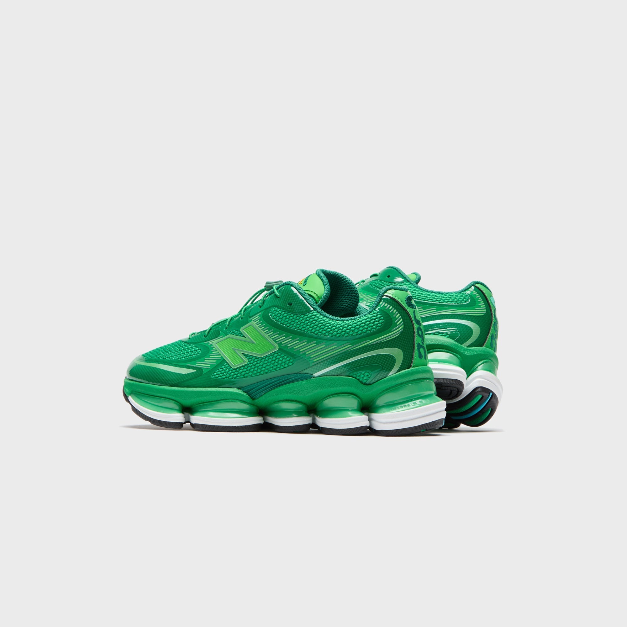 Amine × New Balance 2000 amine unveils the New Balance 2000 