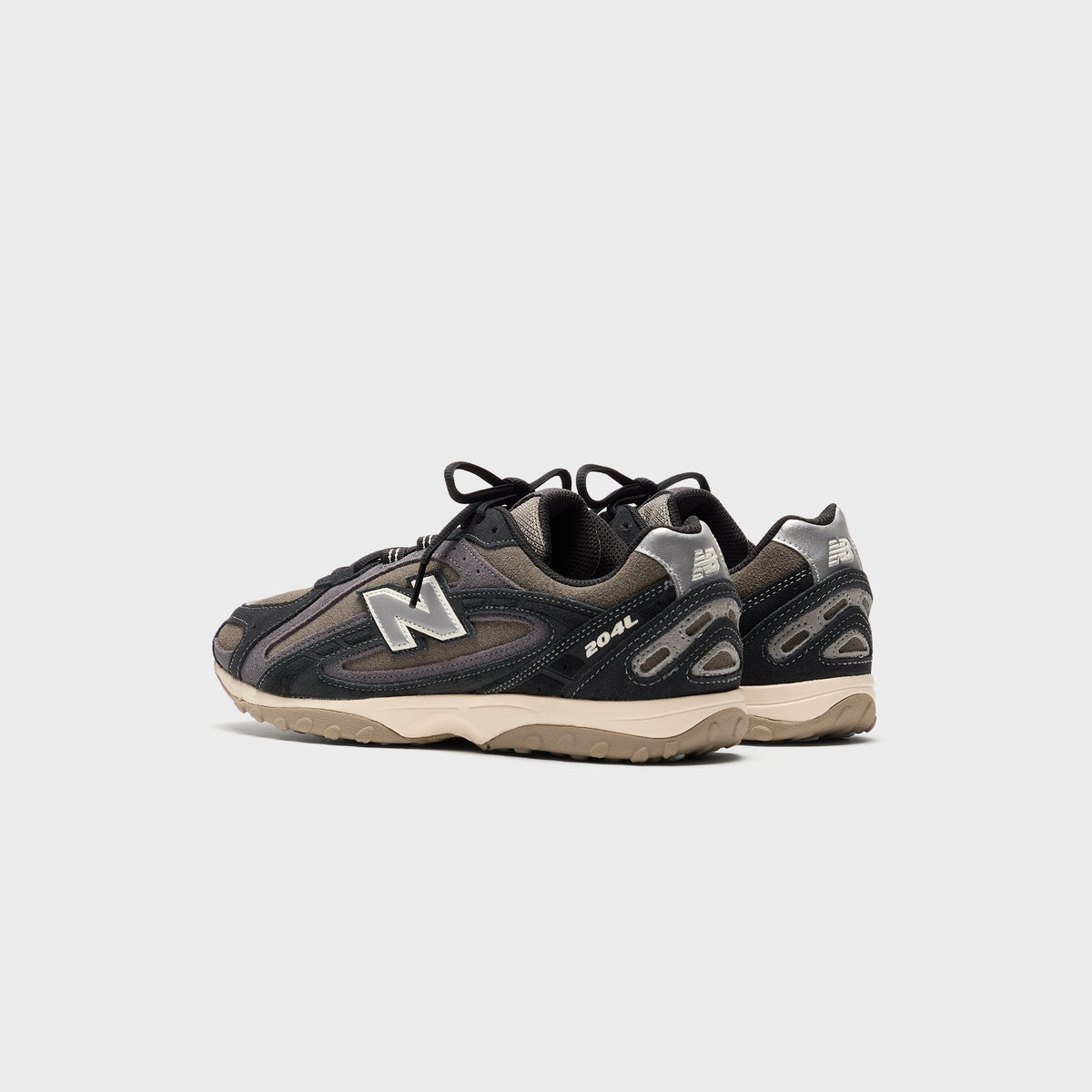 New Balance 204L - Black / Magnet