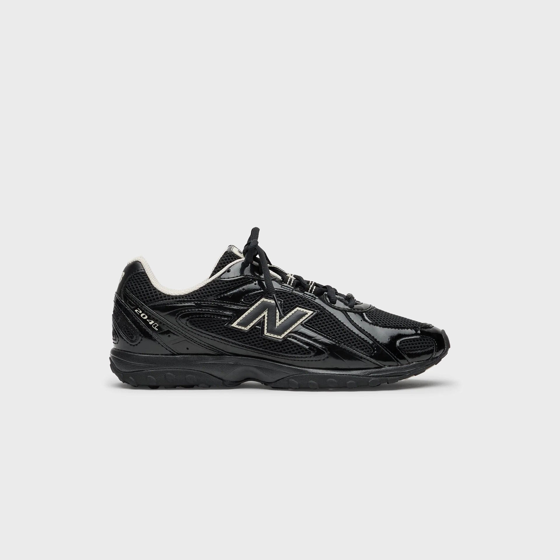 New Balance 204L - Black / Timberwolf