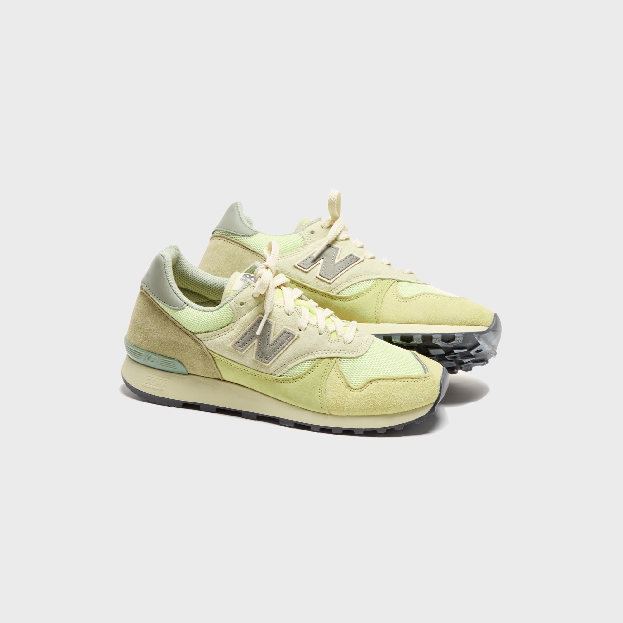 27.5新品同様 25ss NEW BALANCE AURALEE M475AE 27.5新品同様 25ss NEW BALANCE AURALEE M475AE - メルカリ