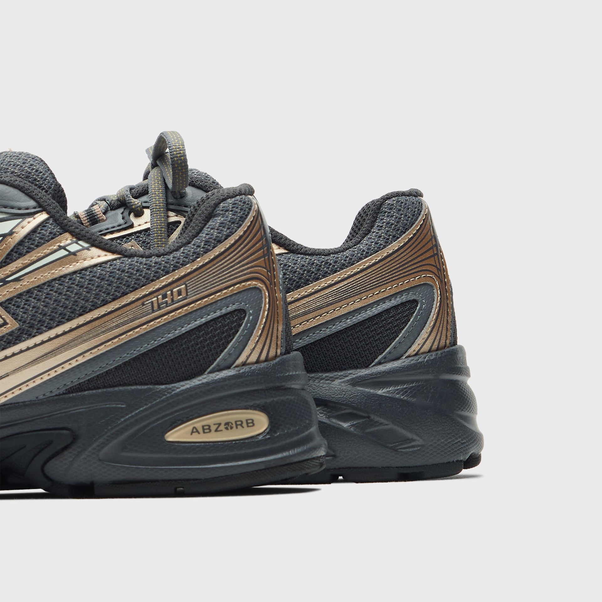 New Balance 740 - Black / Black Cement / Castlerock