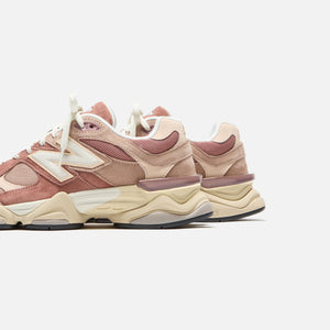 New Balance 9060 - Sparrow / Flat Taupe / Vintage Rose