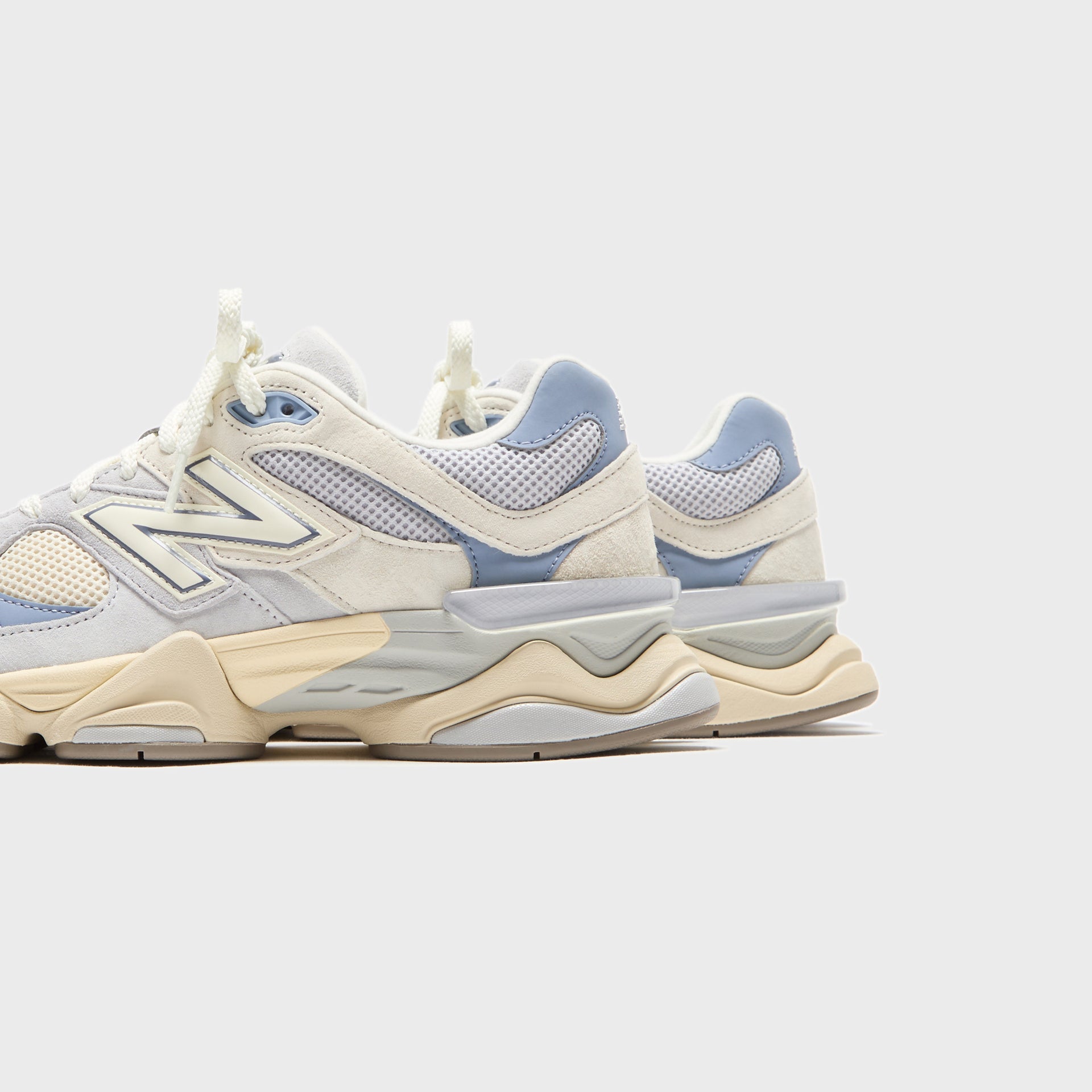 New Balance WMNS 9060 - Pearl Grey / Linen