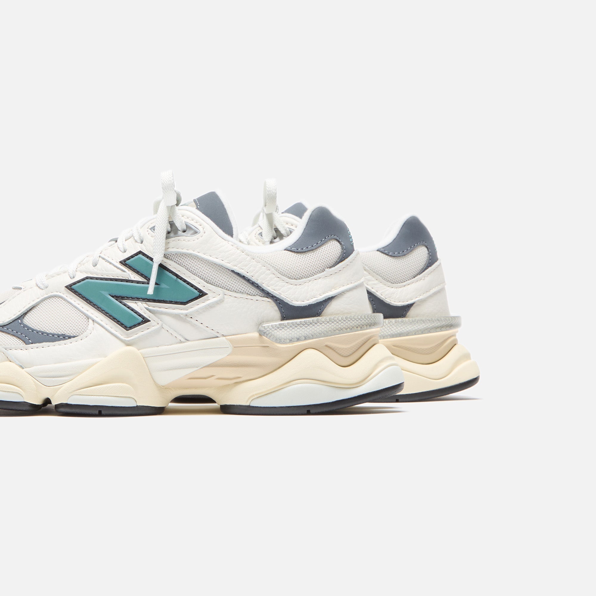 New Balance 9060 - Sea Salt / New Spruce – Kith
