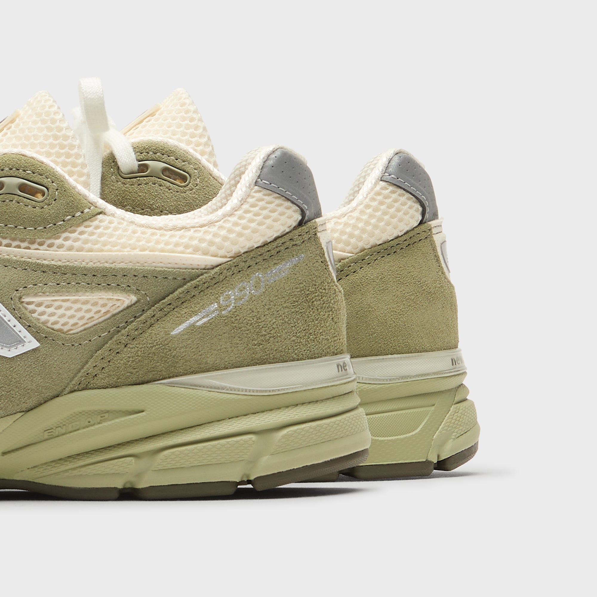 New Balance Made in USA 990v4 - Olive Leaf / Permafrost / Light
