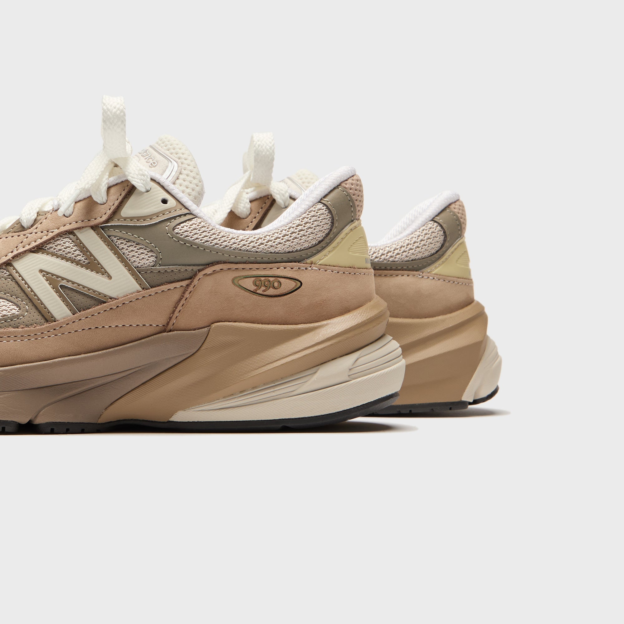 New Balance Made in USA 990v6 - Driftwood / Timberwolf – Kith