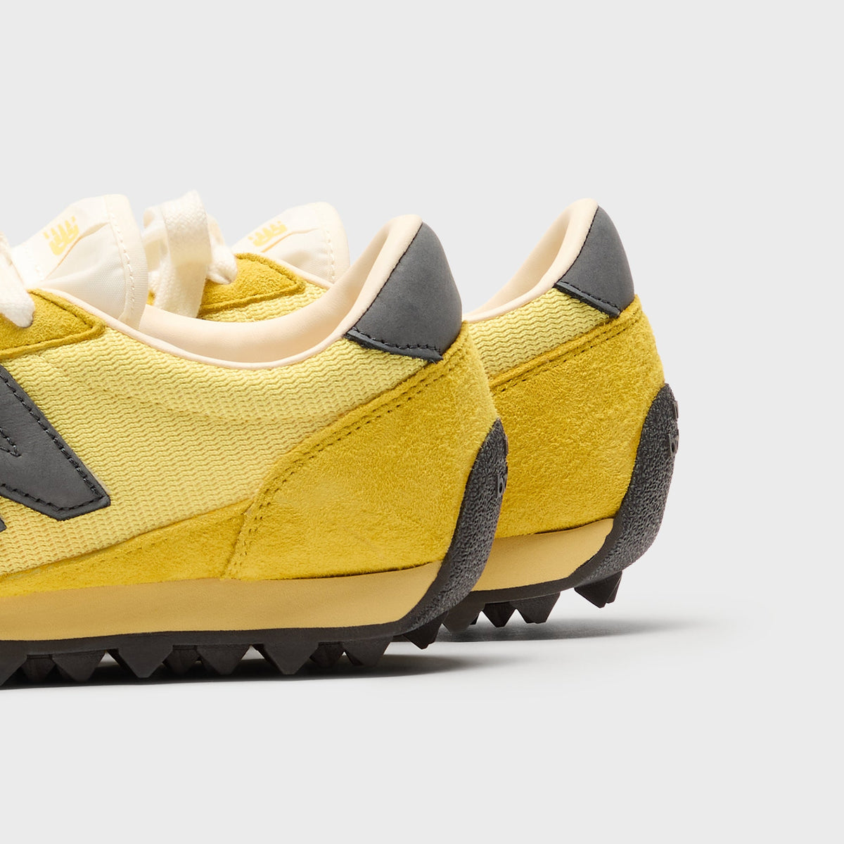 New Balance Gator Run - Apollo Gold / Black