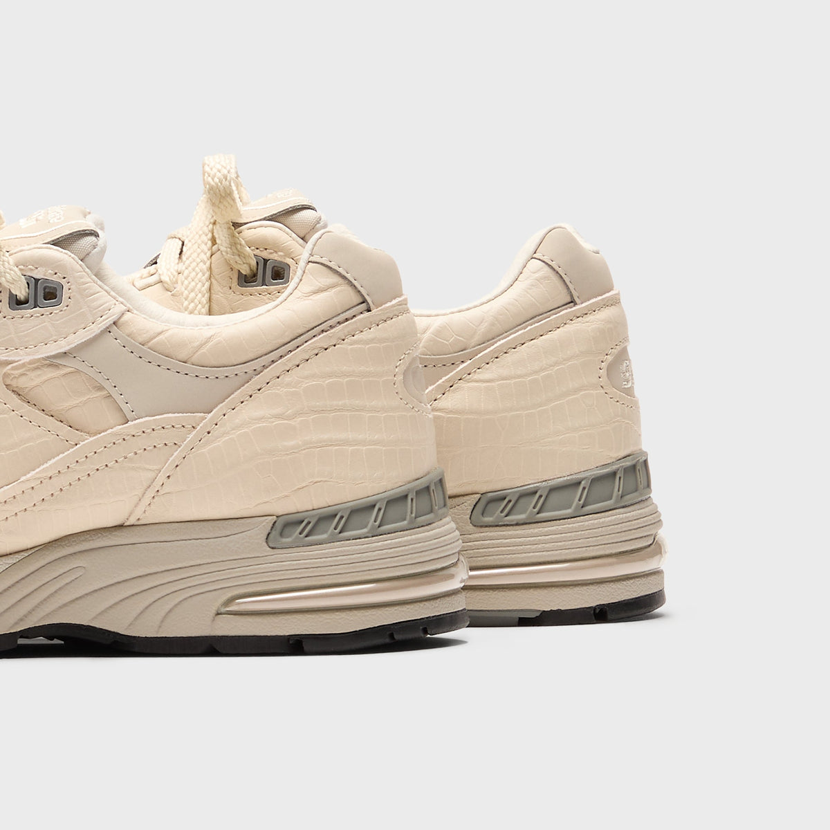 New Balance WMNS Made in UK 991v1 - Oyster Gray / Pistachio Shell / French Oak