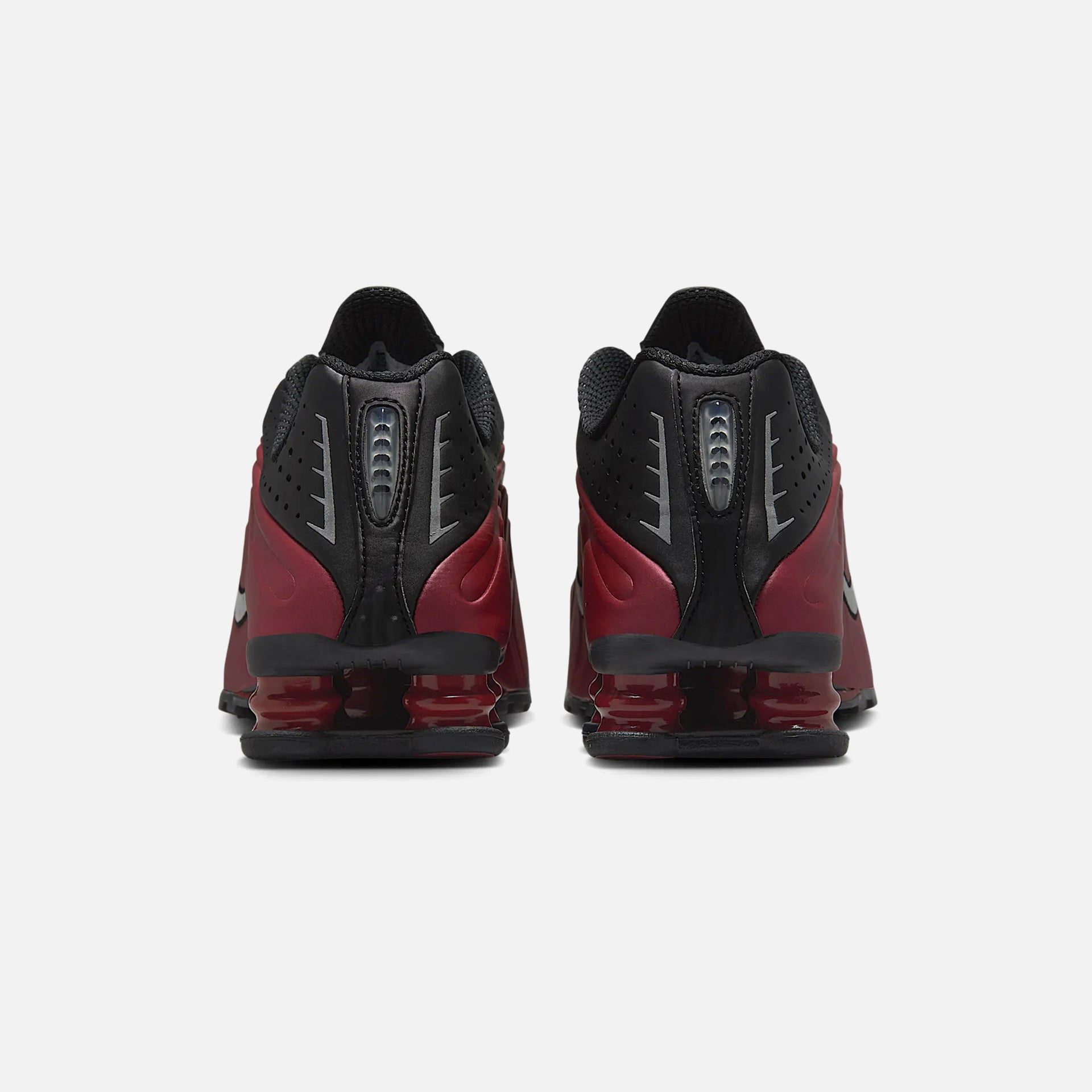 Nike WMNS Shox R4 - Black / Metallic Silver / Team Red