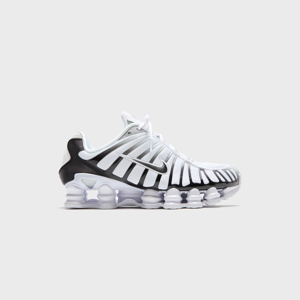 NIKE W NIKE SHOX TL ホワイト (27 cm) Amazon.com | Nike Women's Shox TL Shoes, Summit White/Sail/Barely