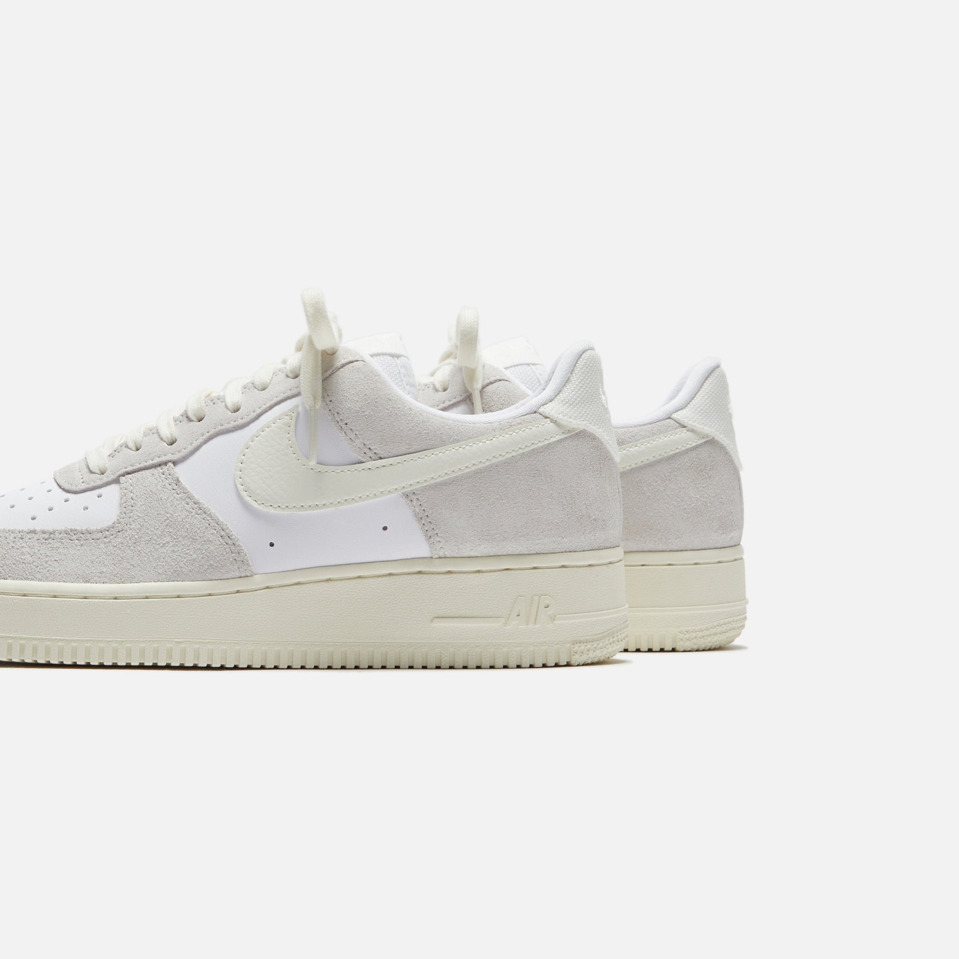 Nike Air Force 1 LV8 - White / Sail / Platinum Tint