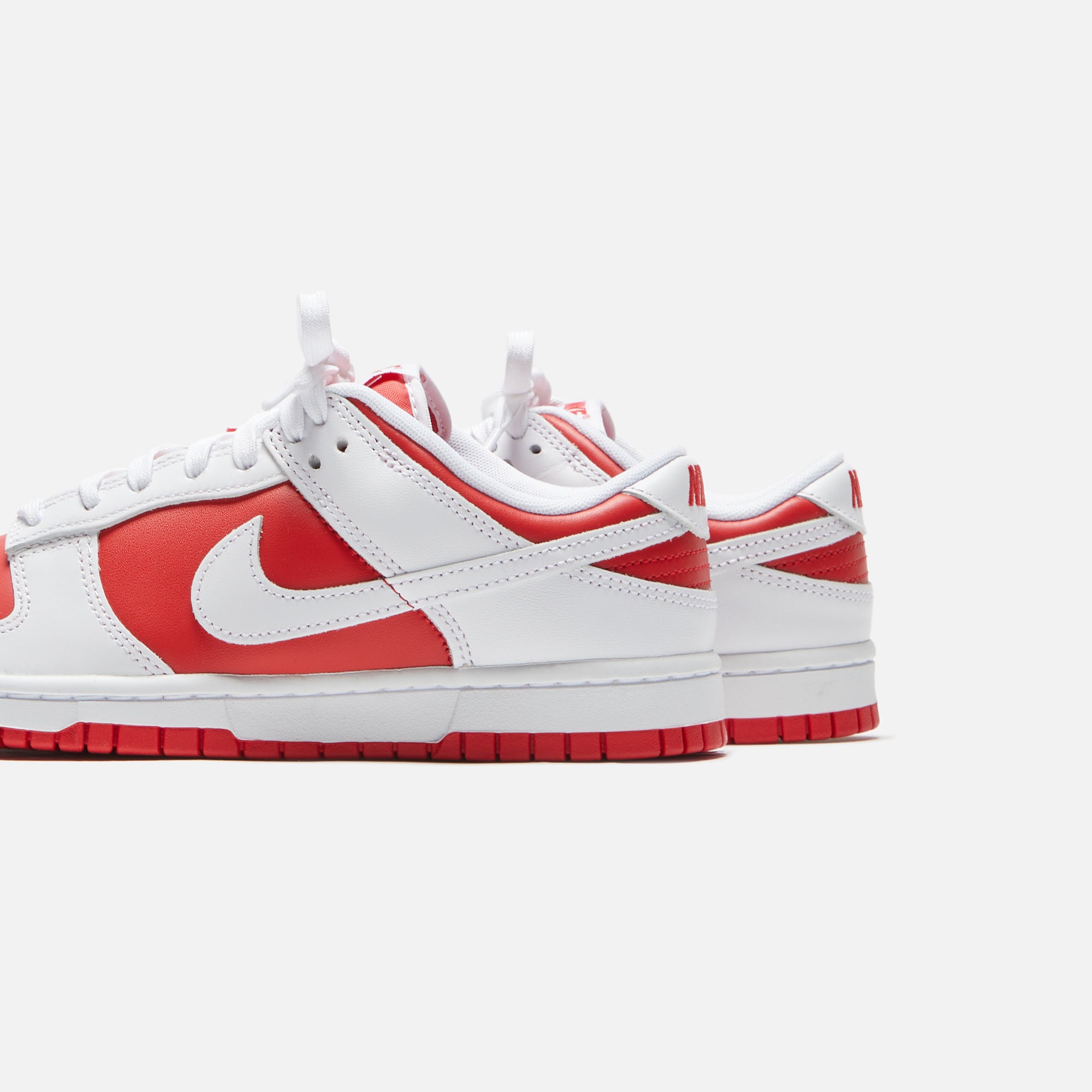 シューズ(男性用) Nike Dunk Low \"White and University Red\" Nike Dunk Low SP White and University Red CU1727-100 US6