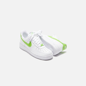 Nike WMNS Air Force 1 `07 - White / Action Green