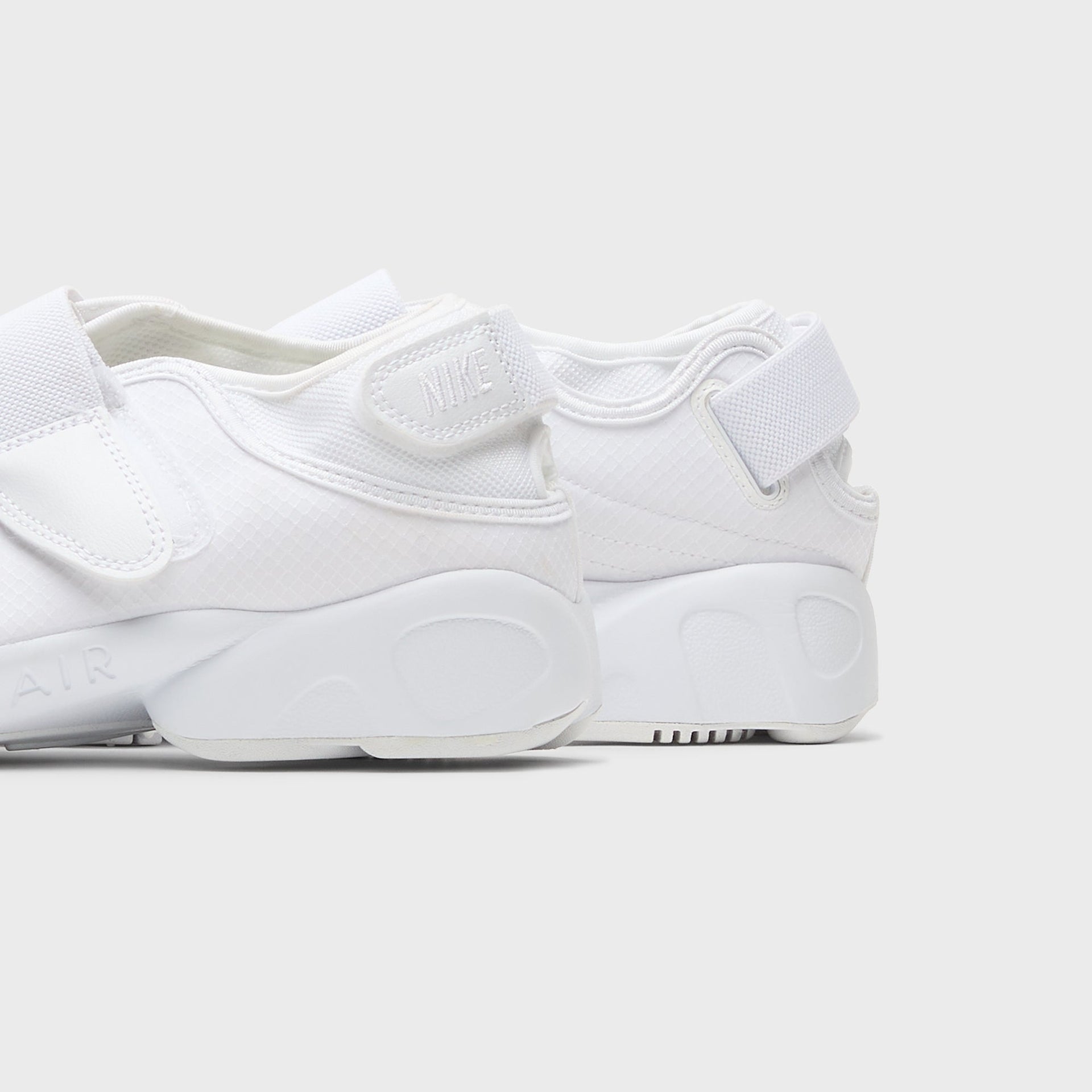 Nike WMNS Air Rift Breathe - White / Pure Platinum / White