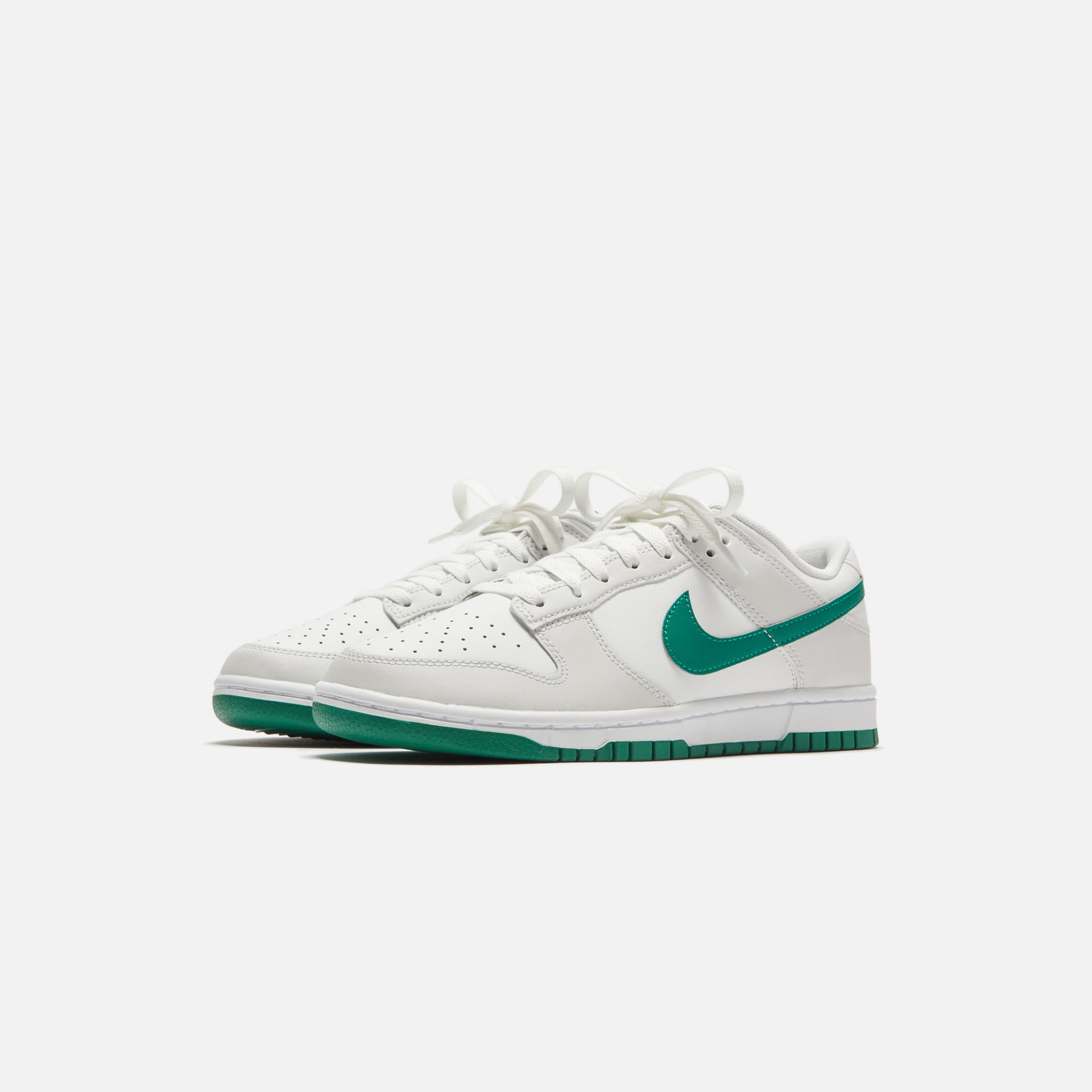 Nike Dunk Low Retro - Summit White / Malachite / Platinum