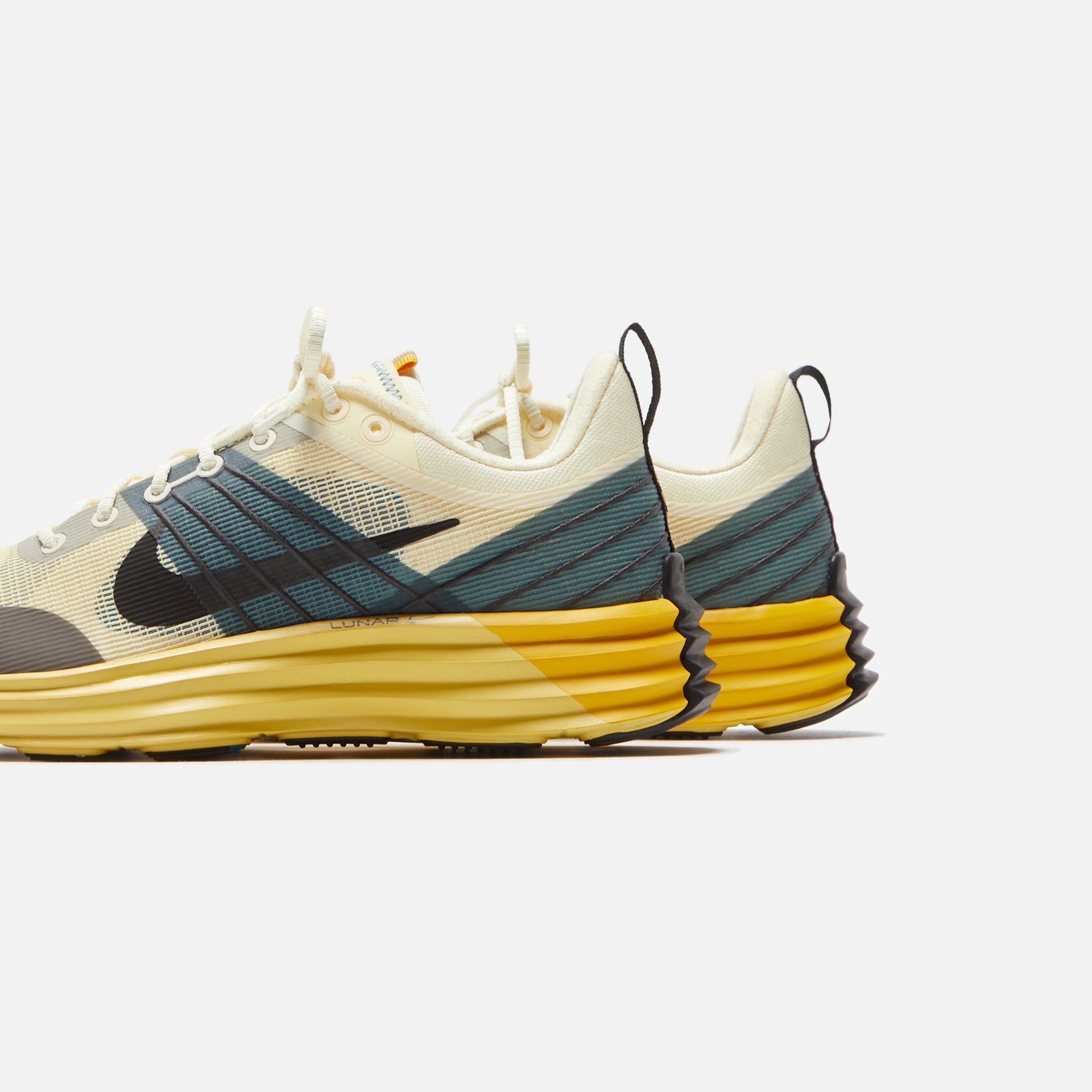 Nike Lunar Roam - Alabaster / Black / Lemon Drop / Green Abyss / Saturn Gold