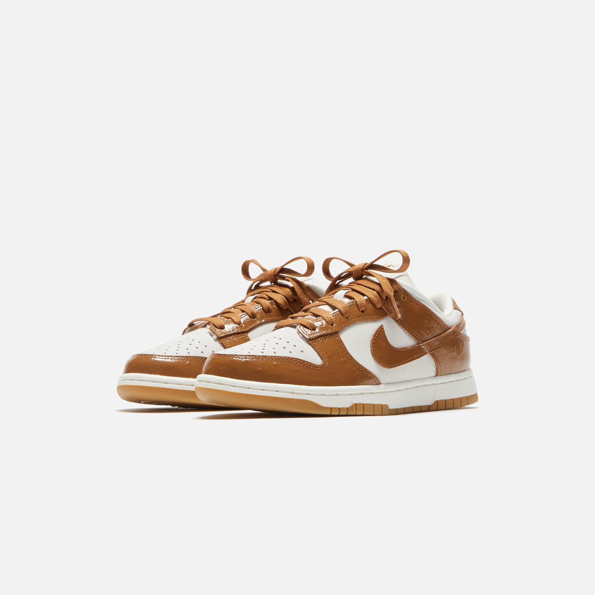 Nike WMNS Dunk Low LX - Phantom / Ale Brown / Sail