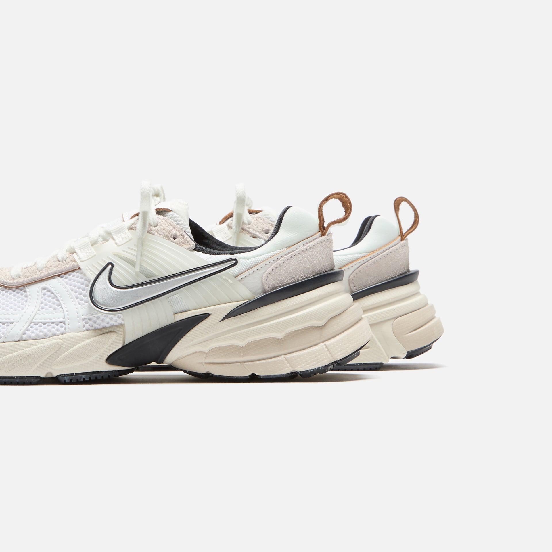 Nike WMNS V2K Run - Summit White / Chrome White