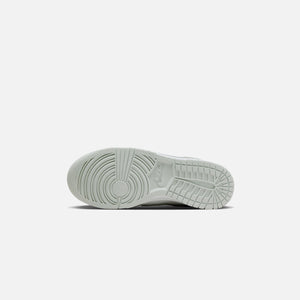 Nike WMNS Dunk Low - White / Light Silver