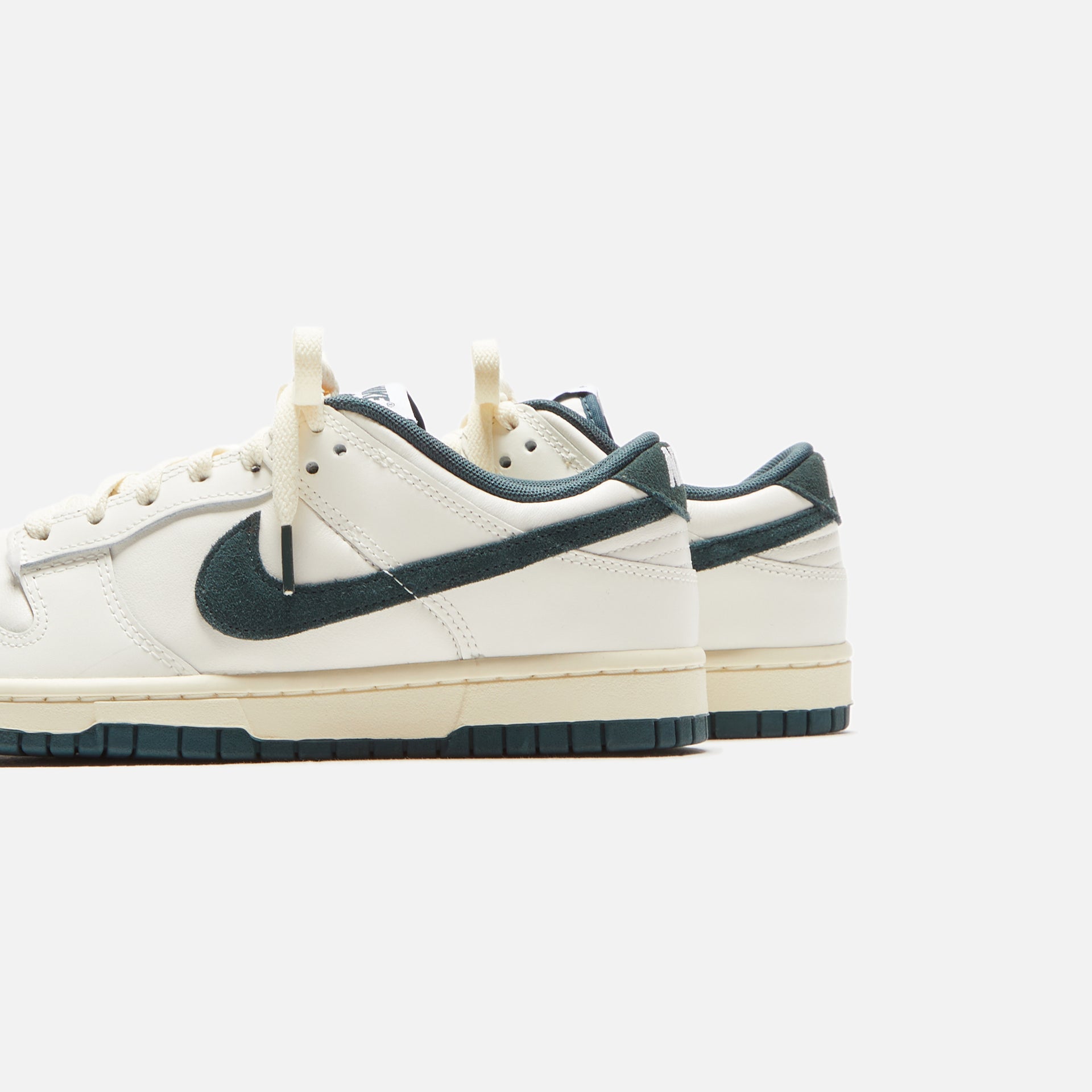 Nike Dunk Low - Sail / Deep Jungle / Coconut / Milk / White