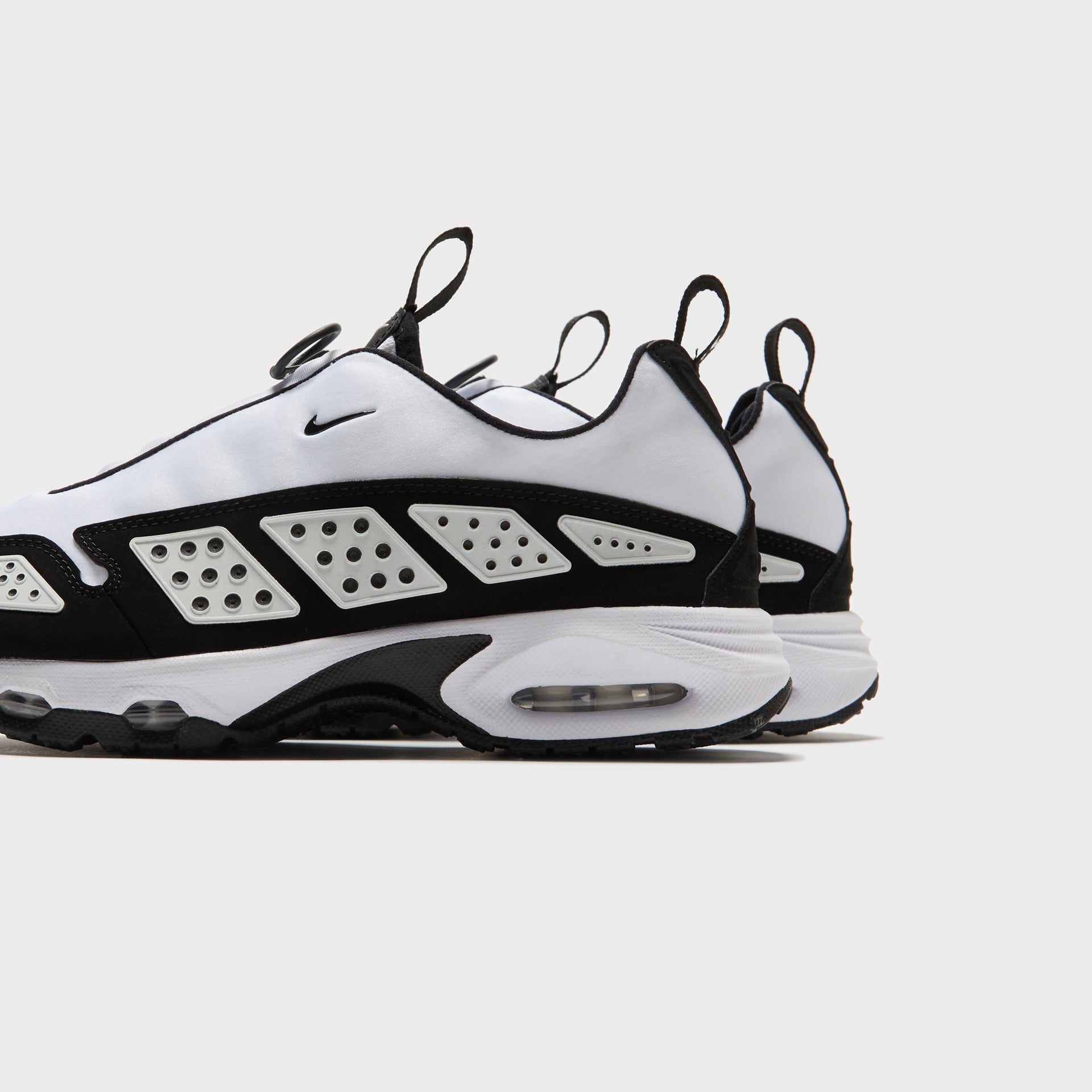 Nike WMNS Air Max SNDR - White / Black
