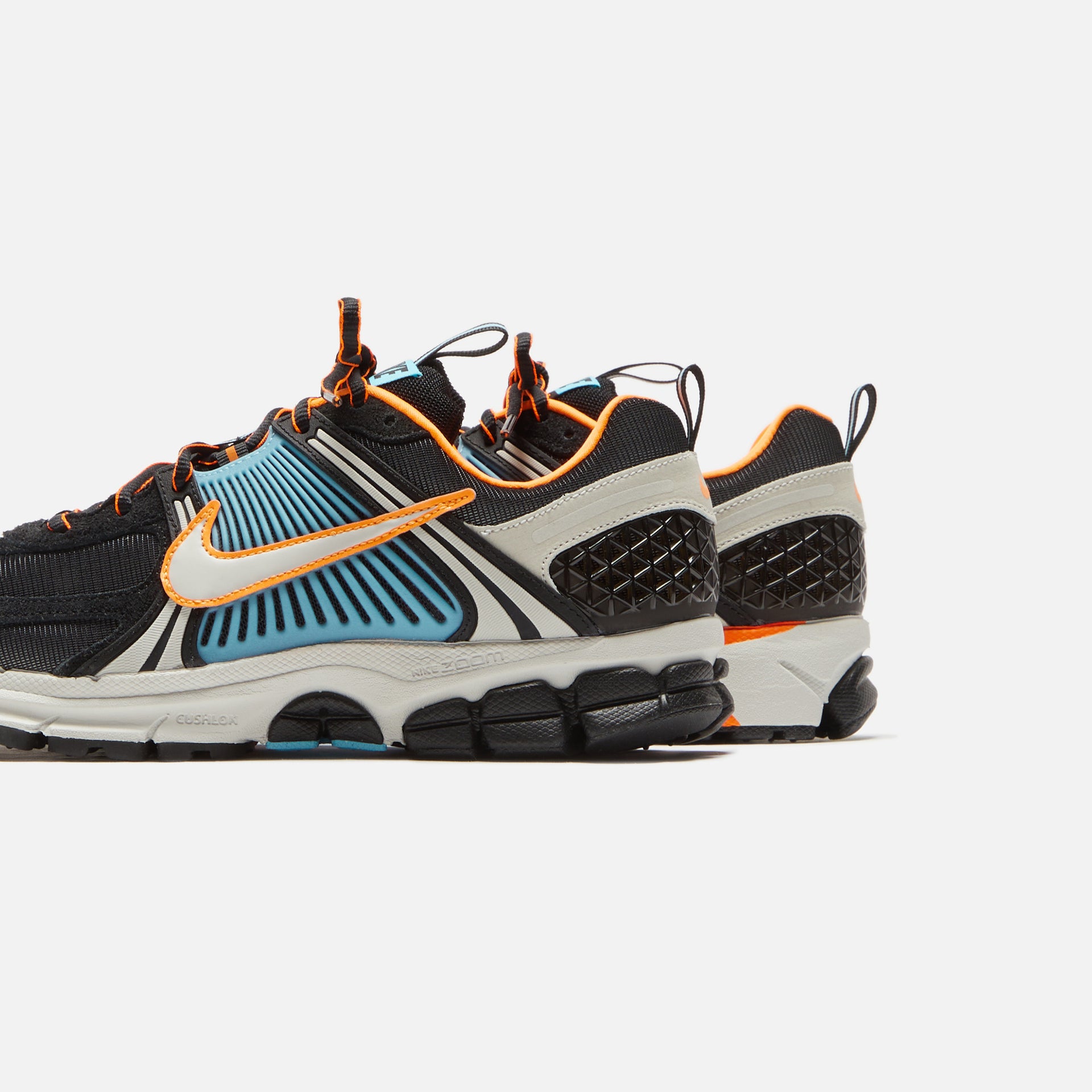 Nike WMNS Zoom Vomero 5 - Black / Light Bone / Blue Gaze / Total Orange