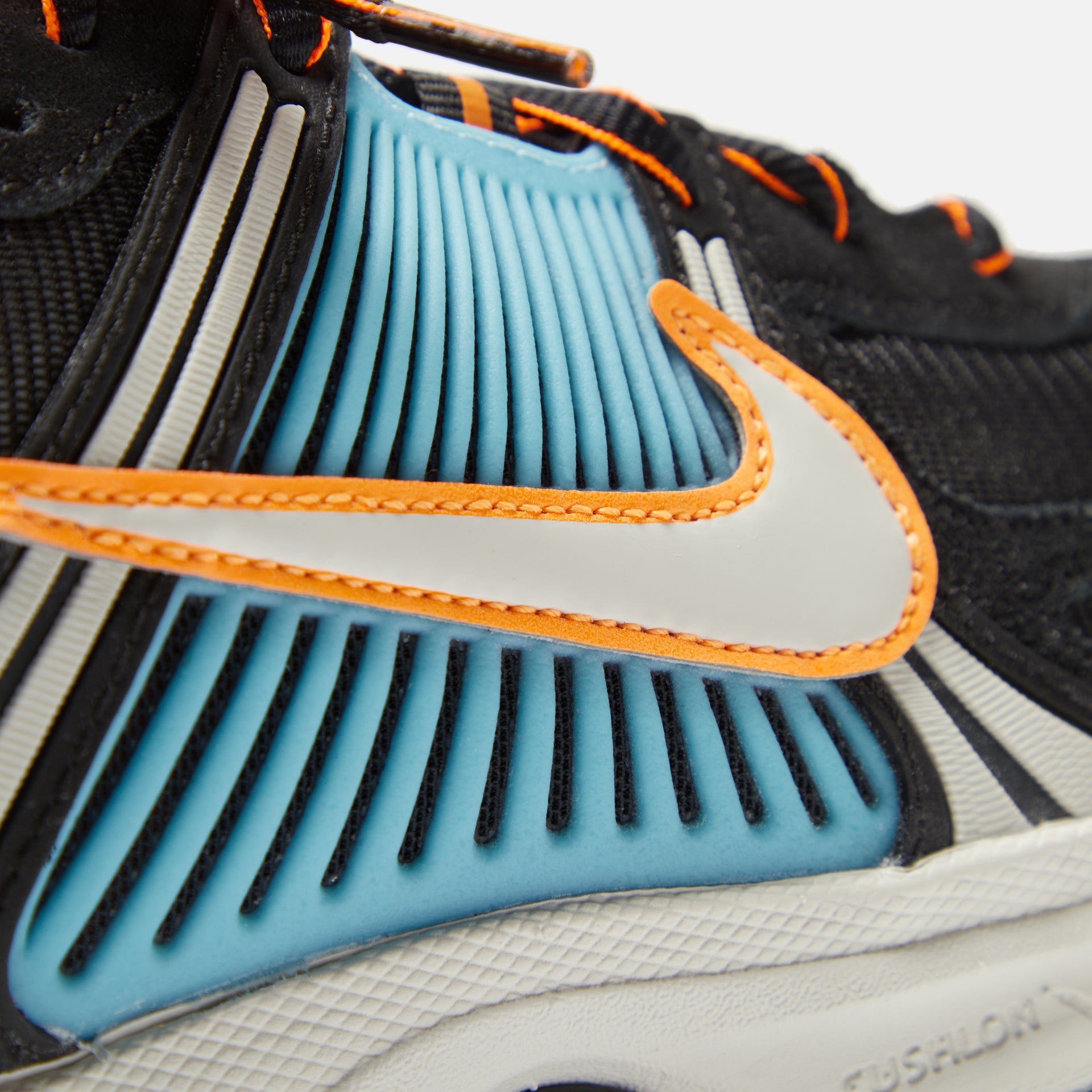 Nike WMNS Zoom Vomero 5 - Black / Light Bone / Blue Gaze / Total Orange