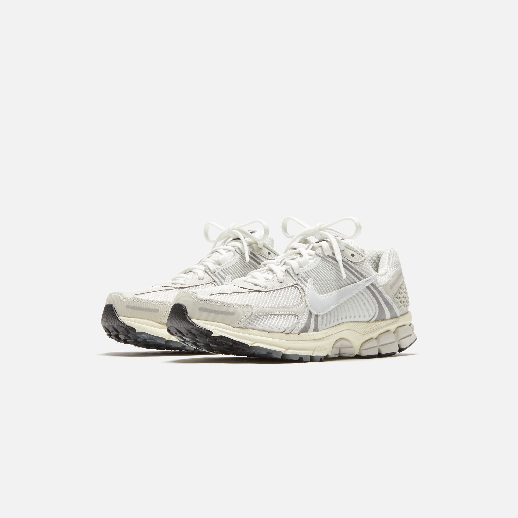 Nike Zoom Vomero 5 - Platinum Tint / Photon Dust – Kith