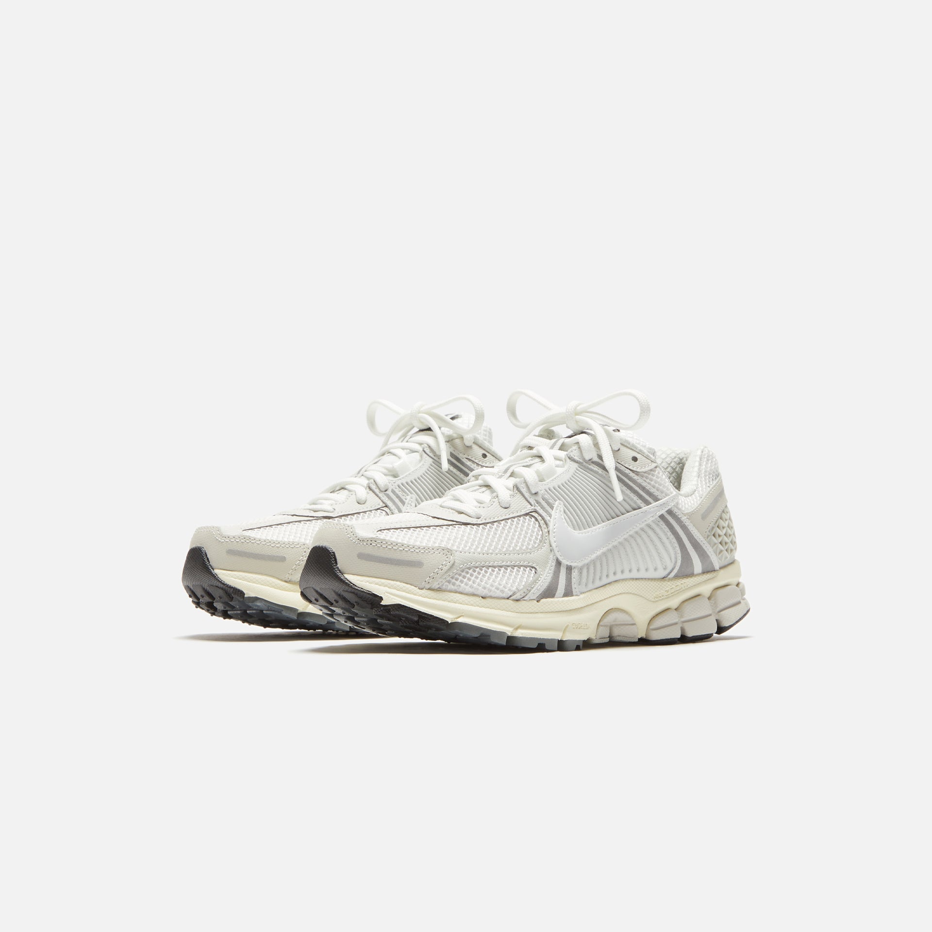 Nike Zoom Vomero 5 - Platinum Tint / Photon Dust