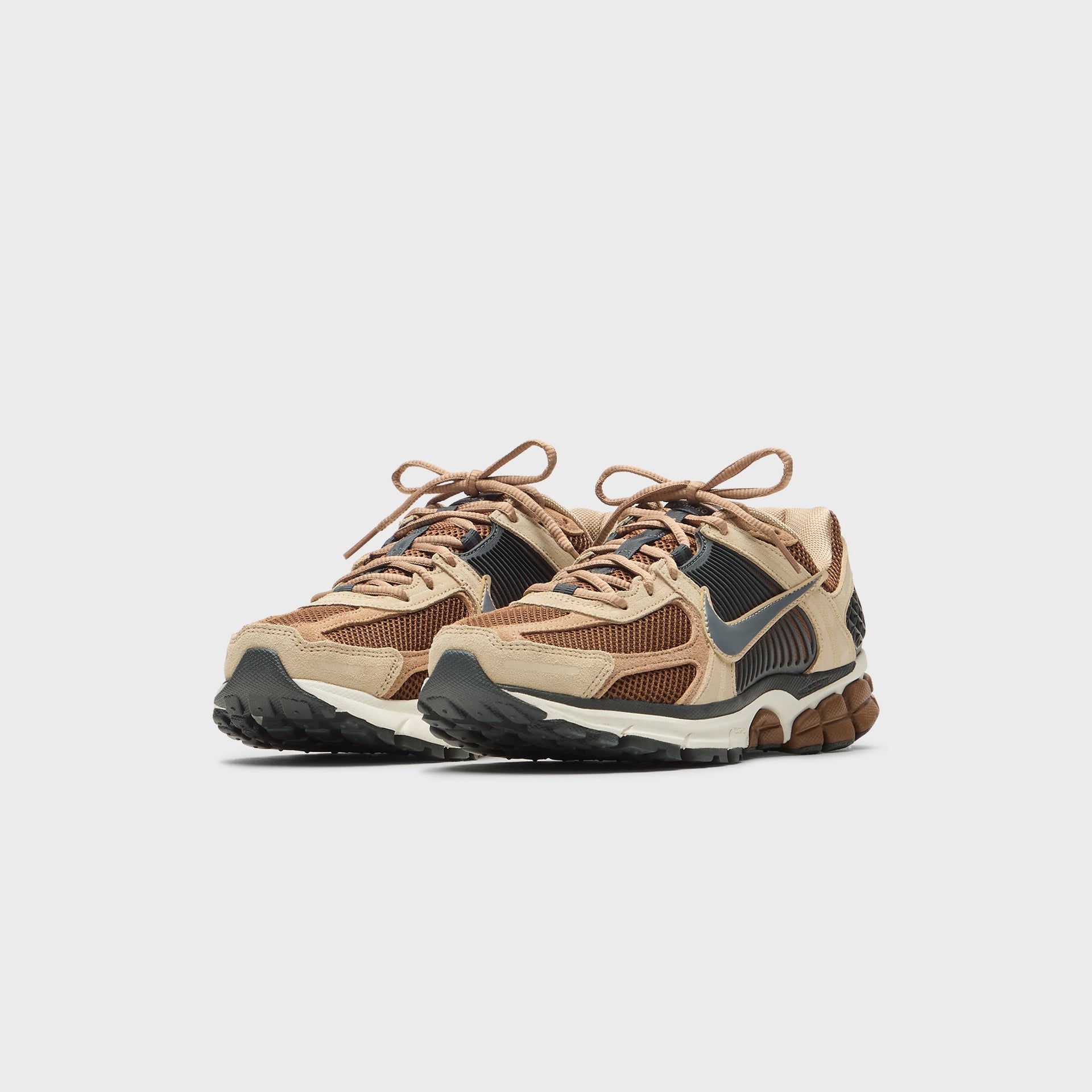 Nike Zoom Vomero 5 - Light British Tan / Dark Smoke Grey / British Khaki / Linen