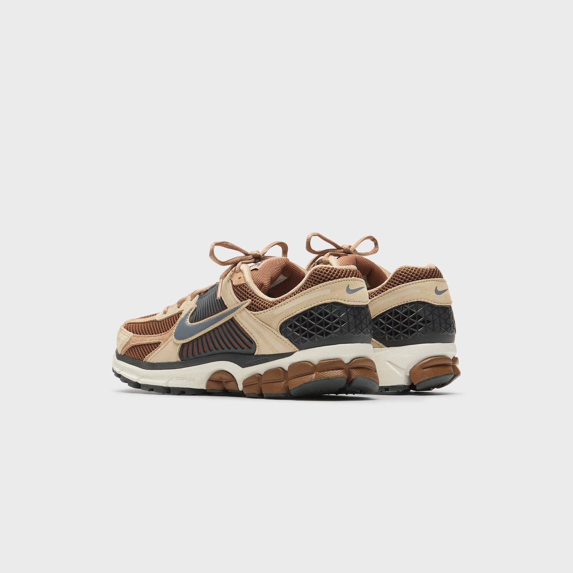 Nike Zoom Vomero 5 - Light British Tan / Dark Smoke Grey / British Khaki / Linen
